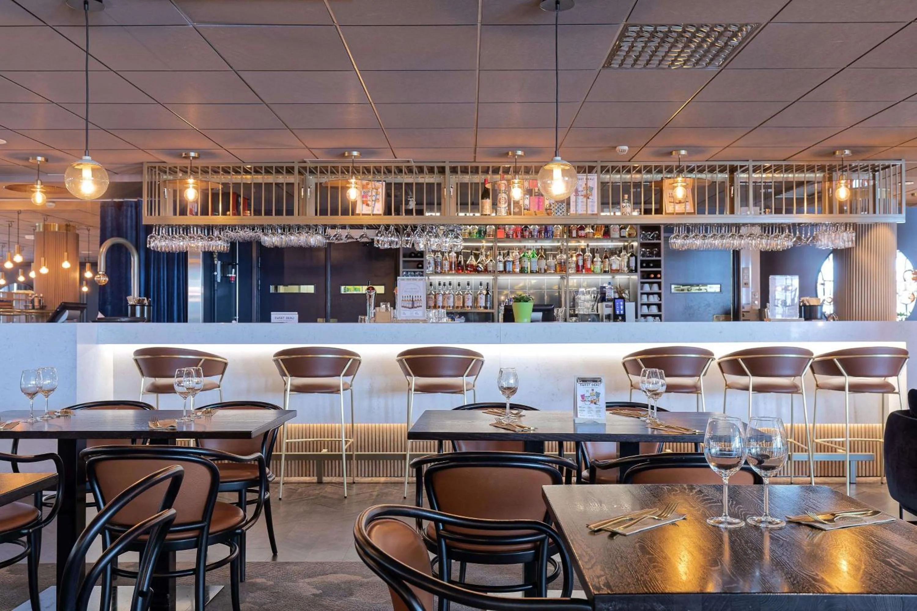 Restaurant/places to eat in Scandic Kuopio