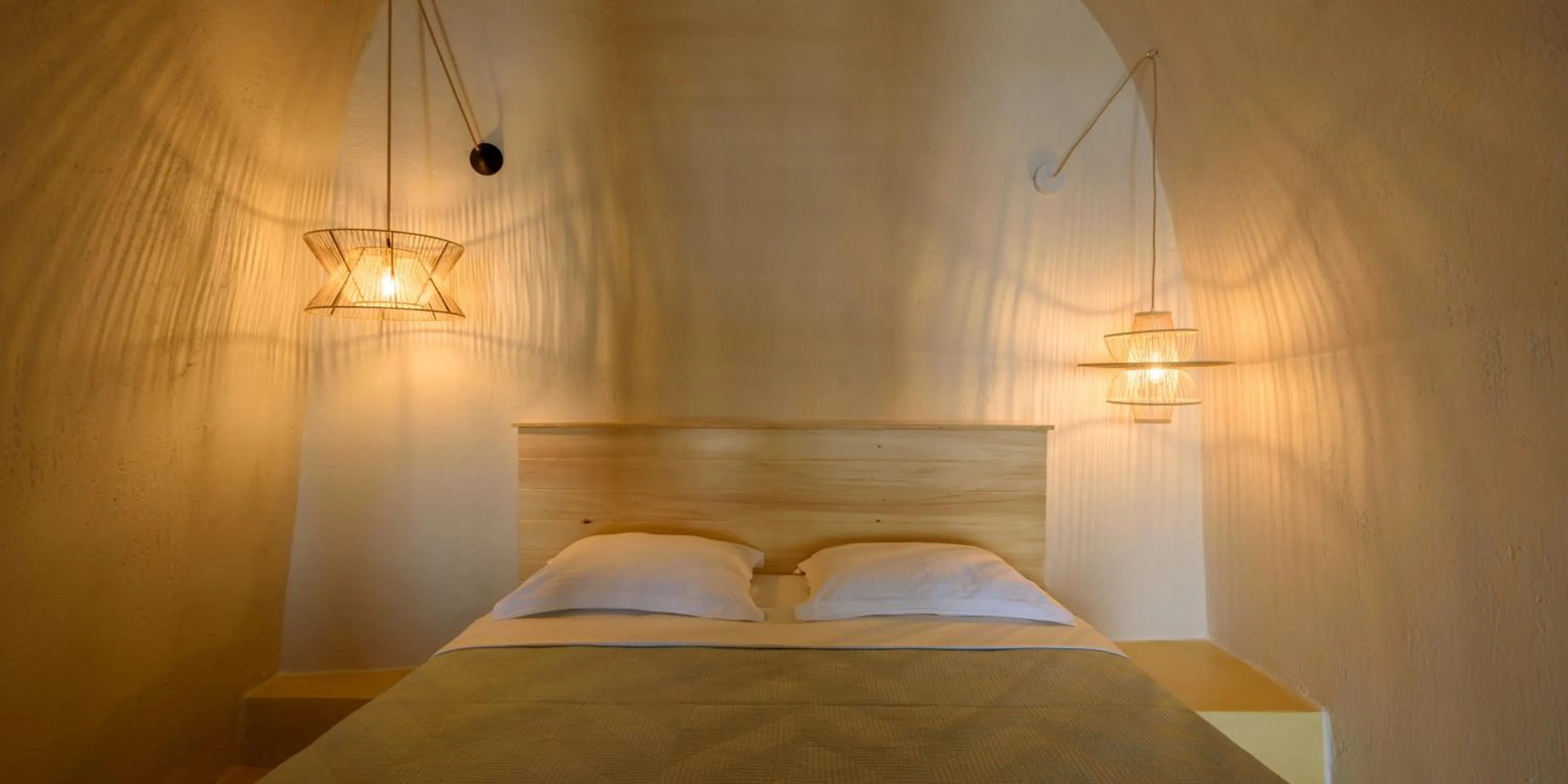 Bed in Sublime Villa & Caves