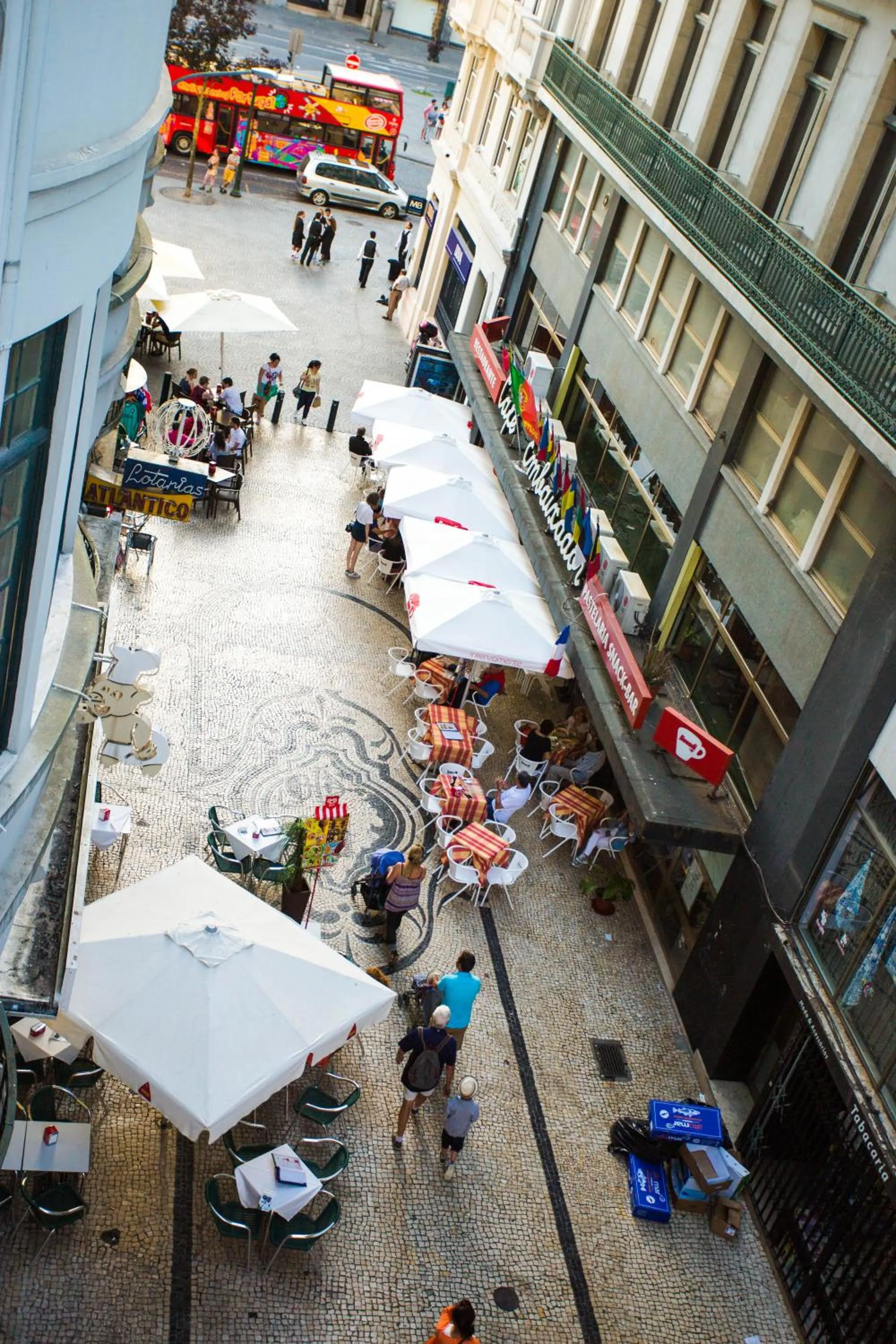 Property building in Nice Way Porto Hostel