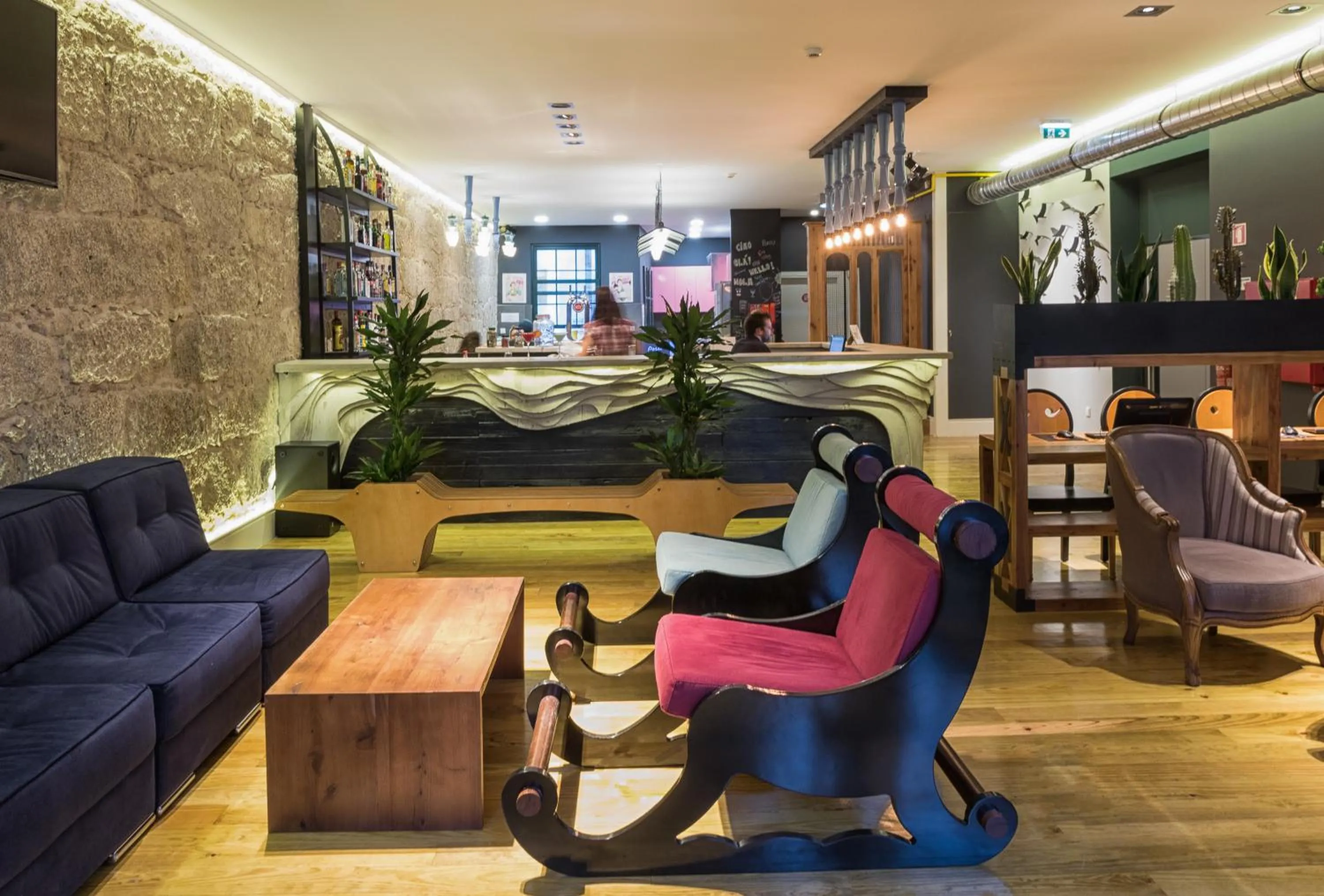 Communal lounge/ TV room in Nice Way Porto Hostel