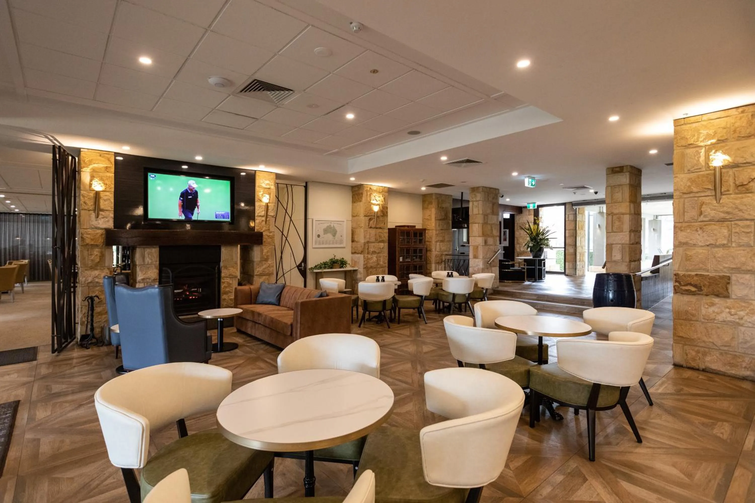 Lounge or bar in Chateau Elan At The Vintage