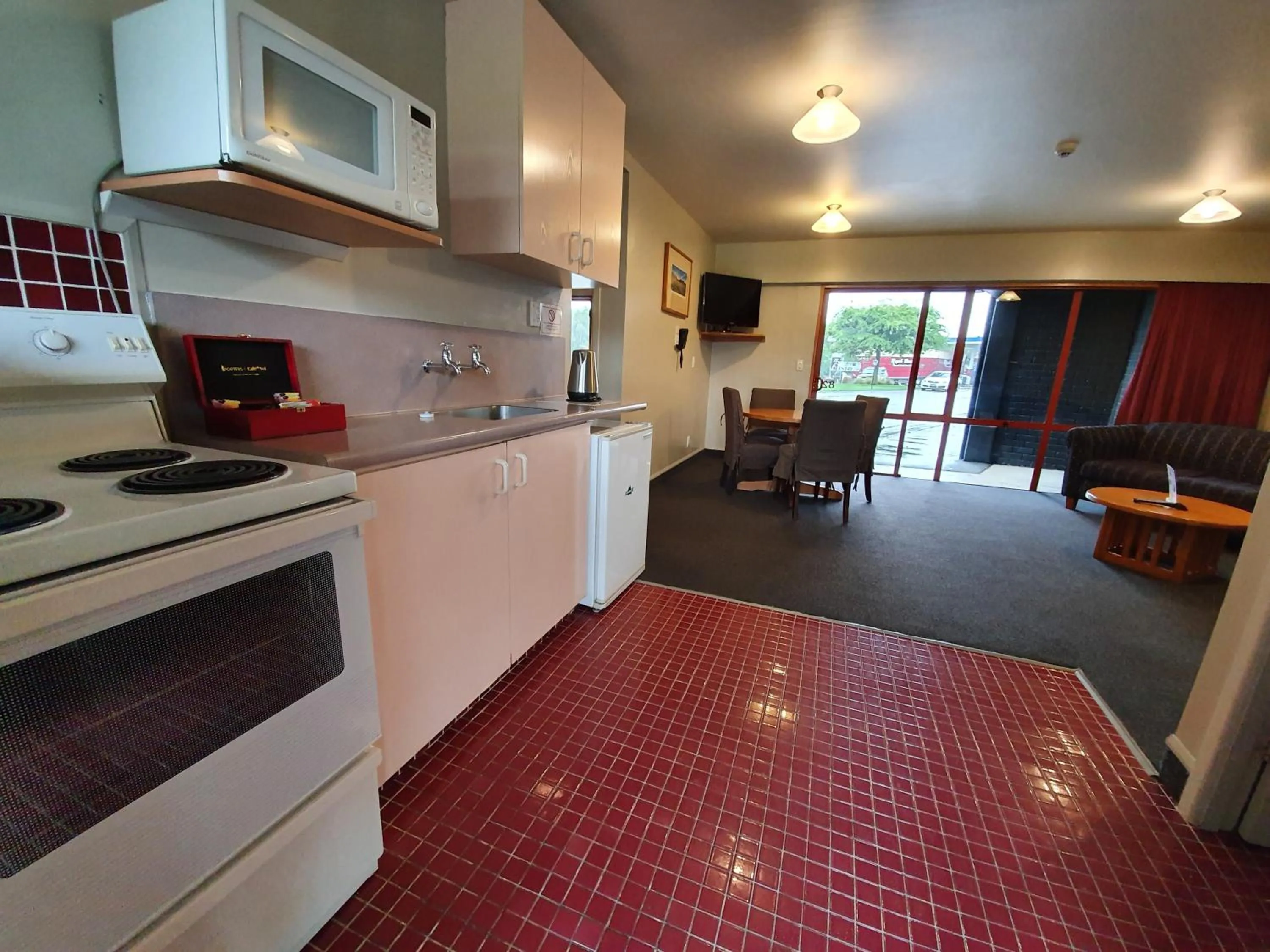 Coffee/tea facilities in Distinction Heritage Gateway Hotel