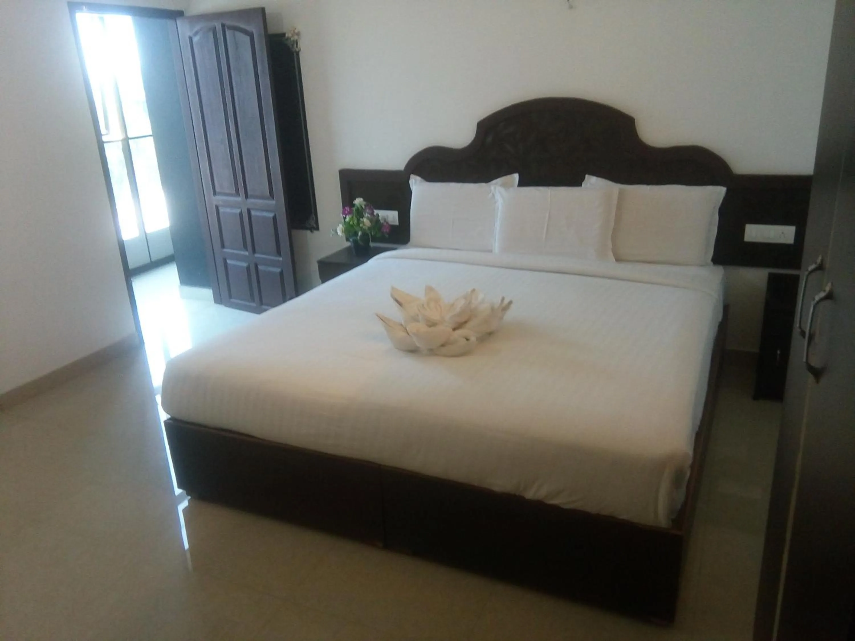 Bed in Ebenezer Plaza