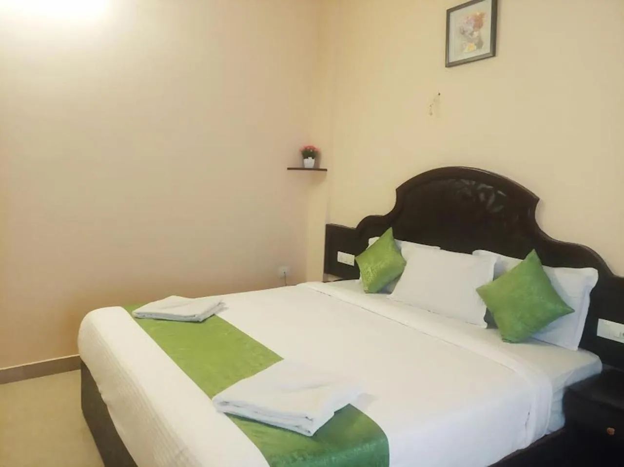 Bed in Ebenezer Plaza