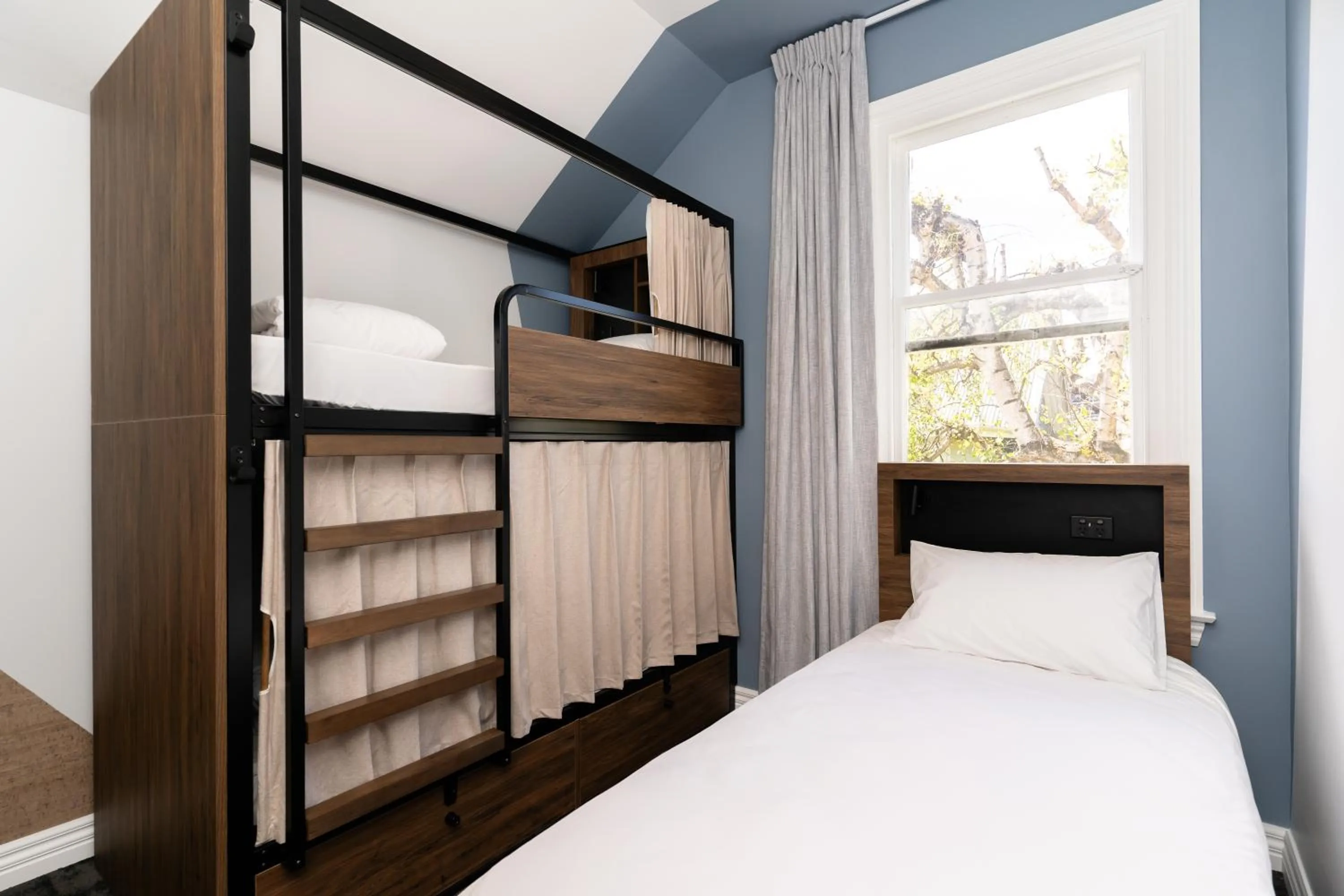 Photo of the whole room, Bed in Haka House Christchurch