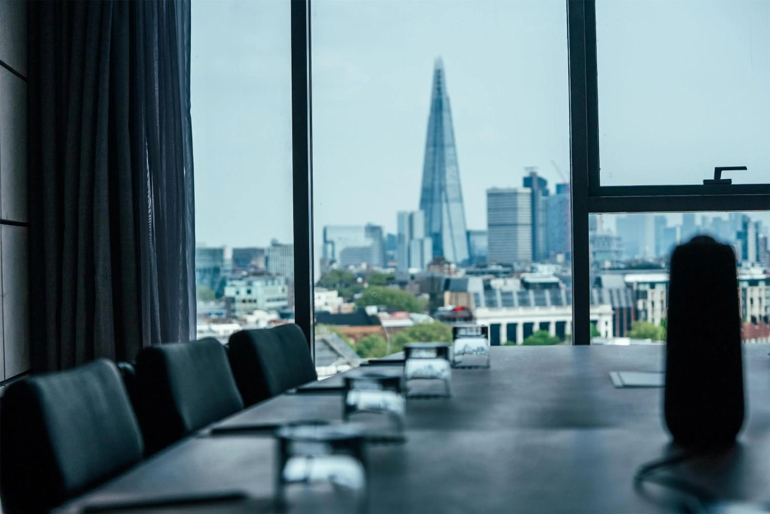 Photo of the whole room in Park Plaza London Westminster Bridge
