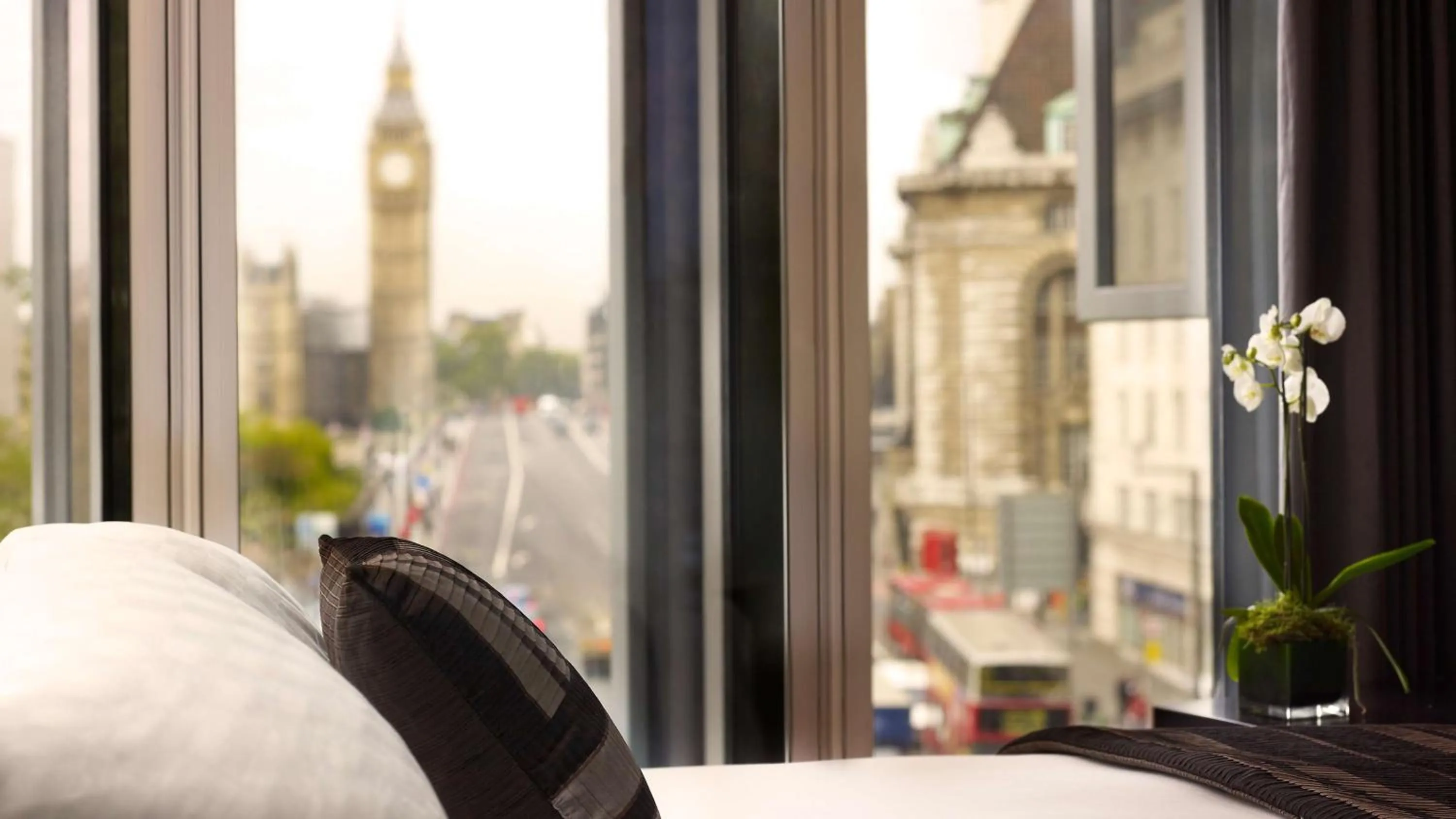 Bedroom in Park Plaza London Westminster Bridge