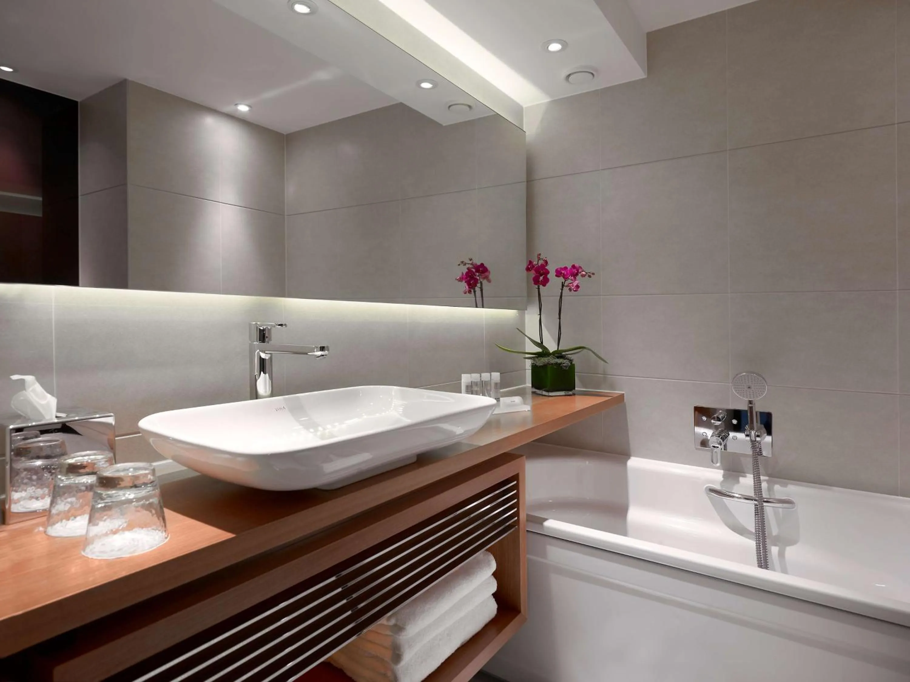 Bathroom in Park Plaza London Westminster Bridge