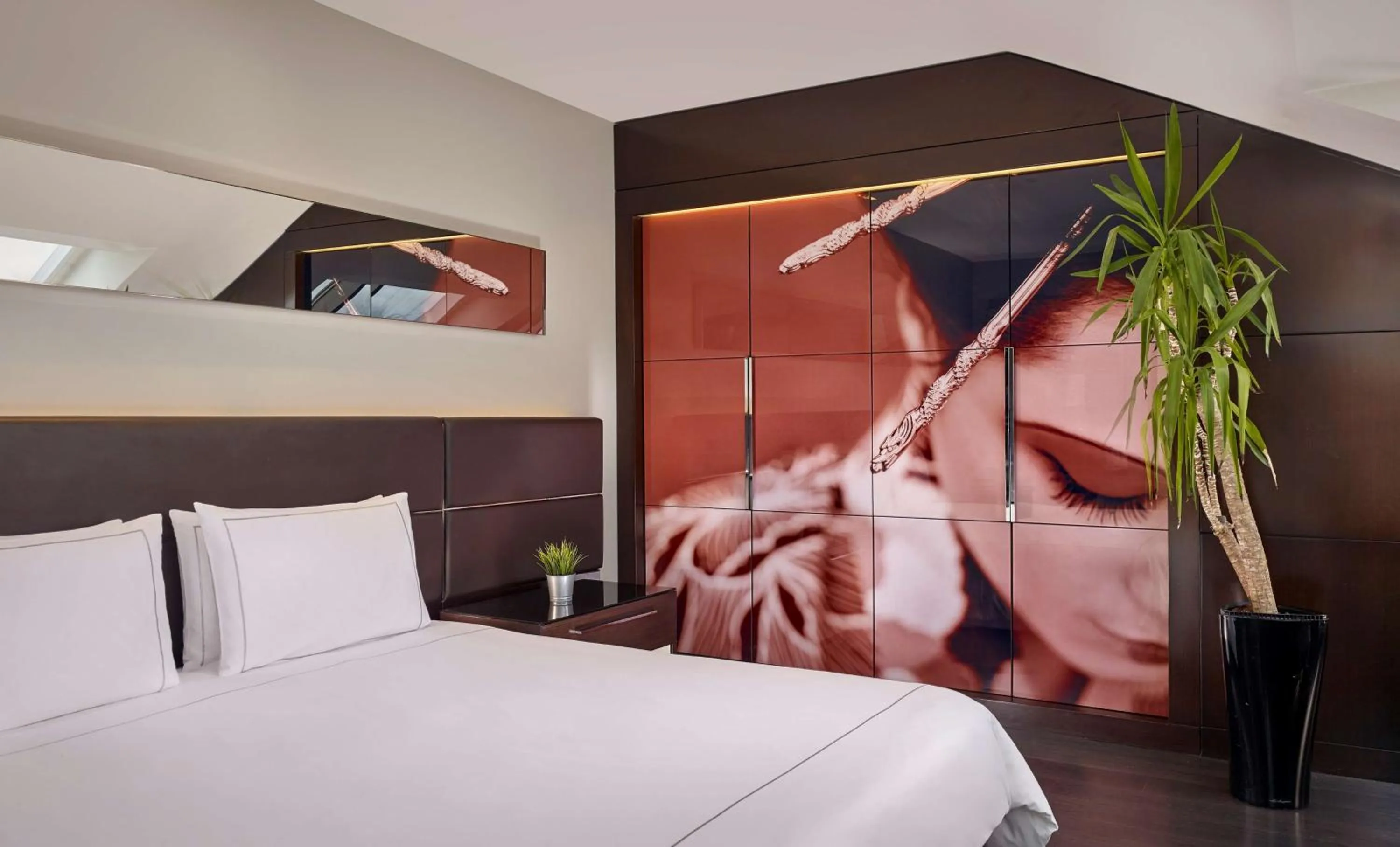 Photo of the whole room, Bed in Park Plaza London Westminster Bridge