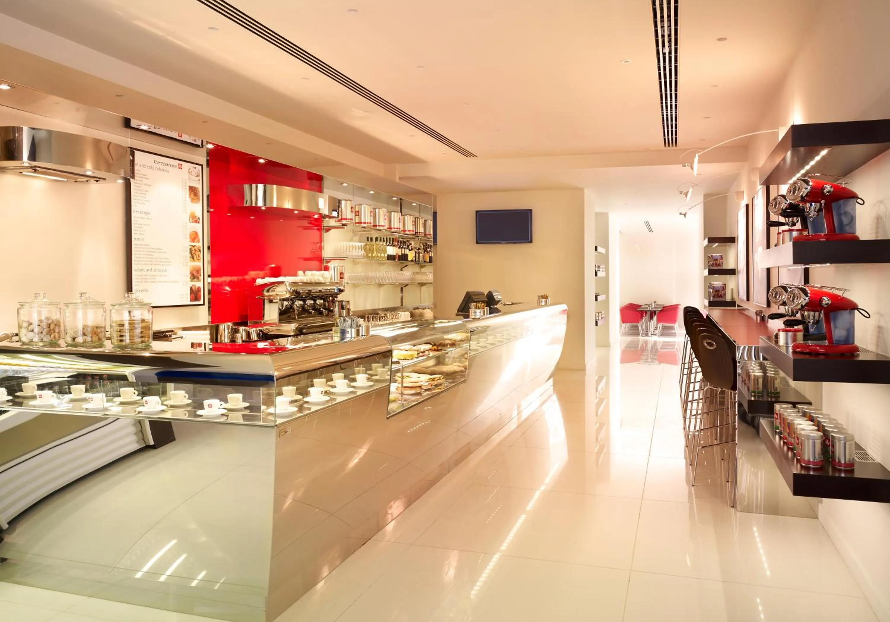 Lounge or bar in Park Plaza London Westminster Bridge