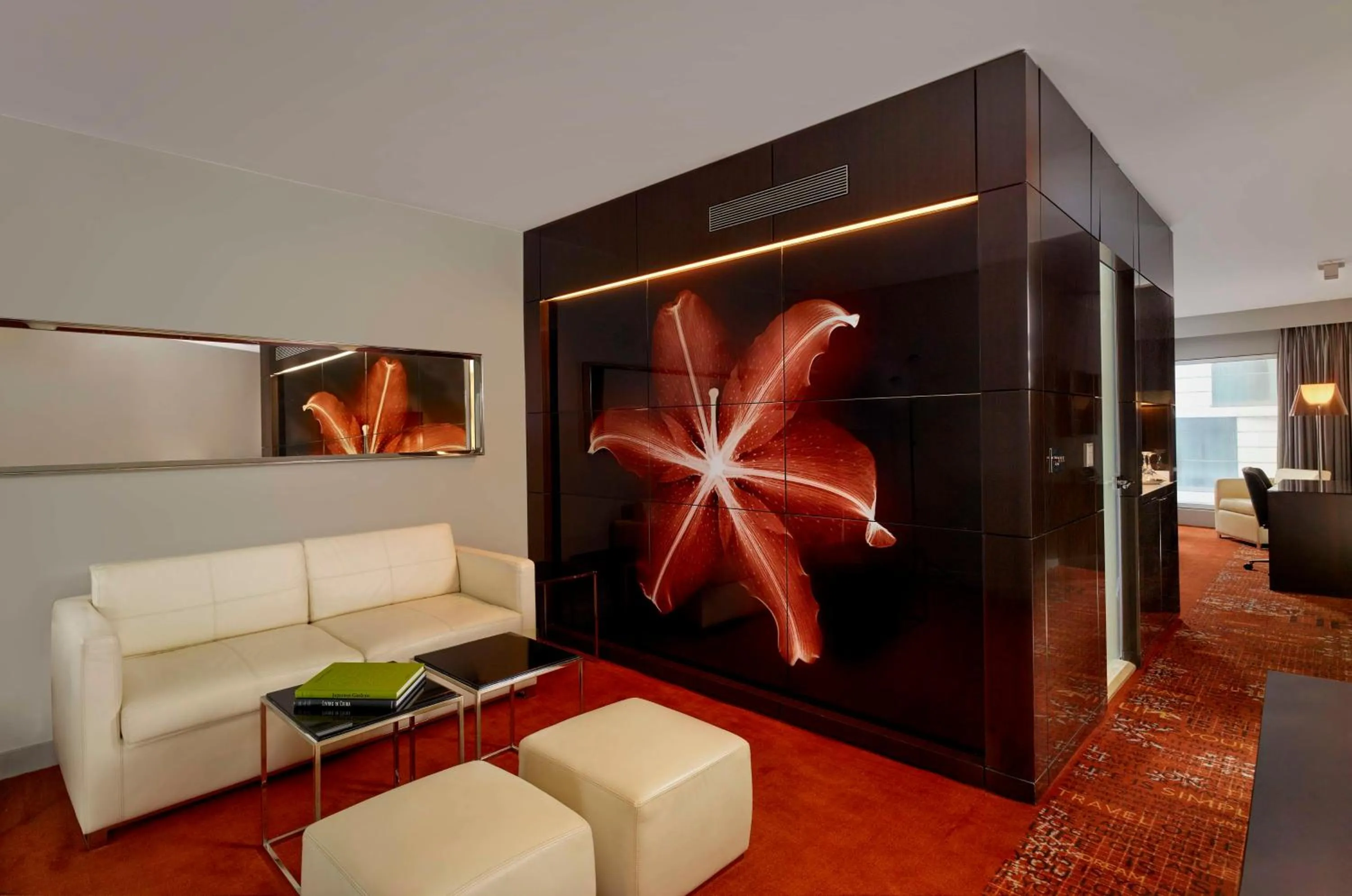 Photo of the whole room in Park Plaza London Westminster Bridge