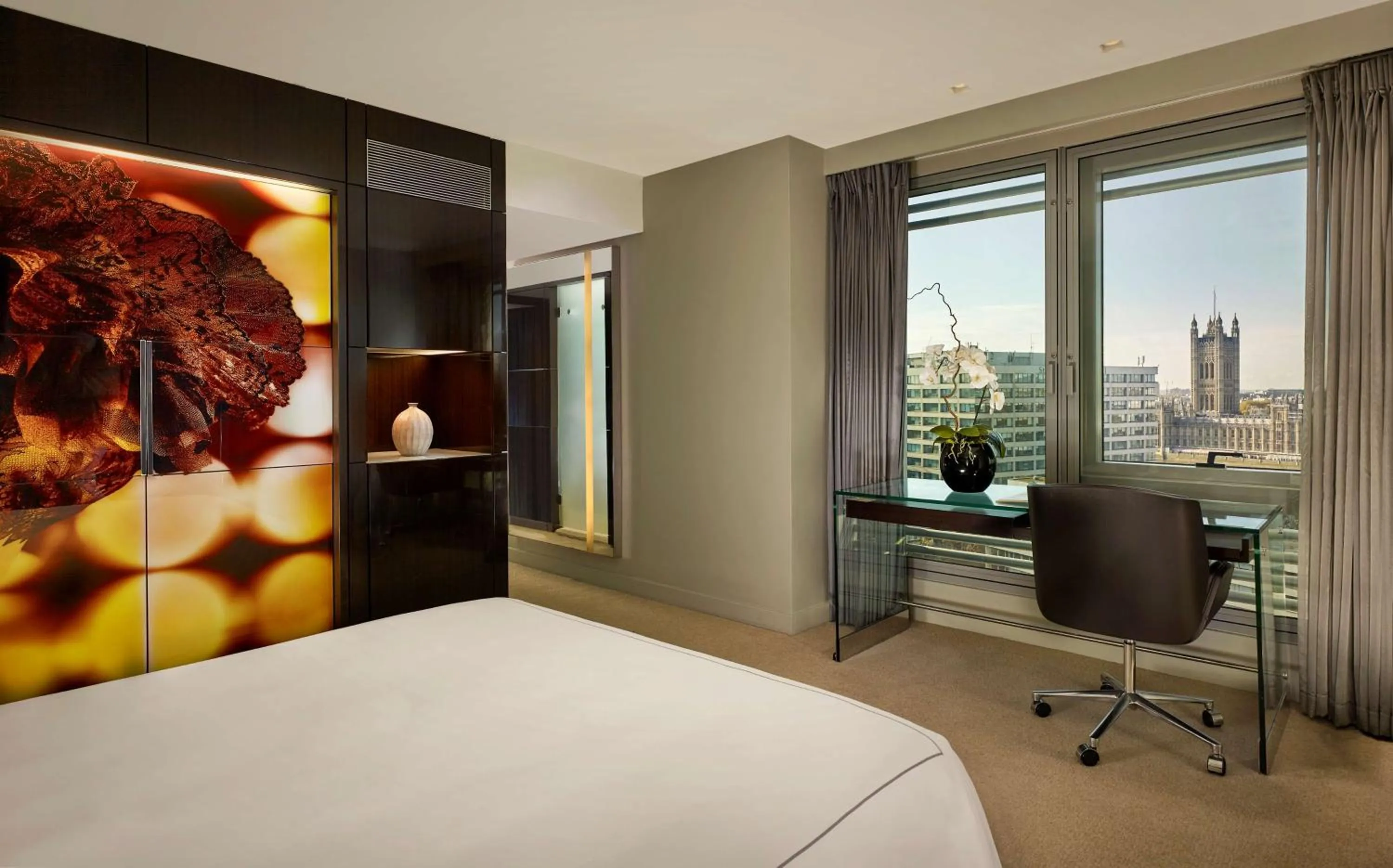 Photo of the whole room, Bed in Park Plaza London Westminster Bridge