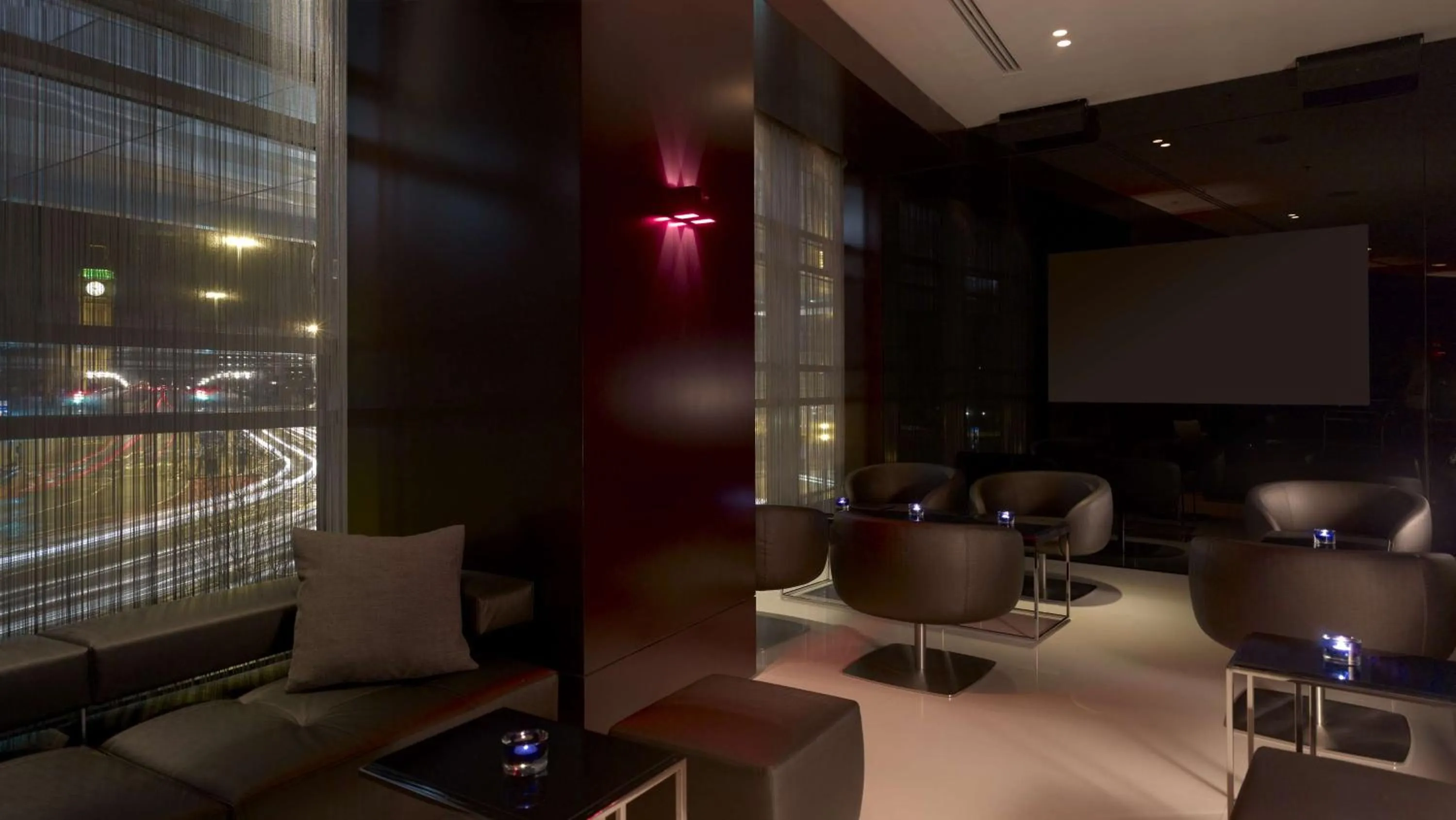 Lounge or bar in Park Plaza London Westminster Bridge