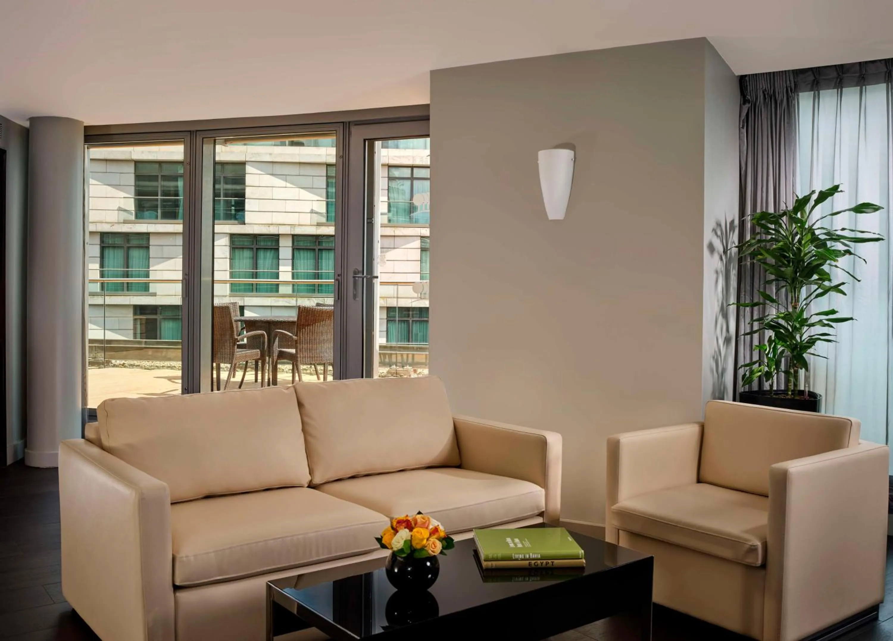 Photo of the whole room in Park Plaza London Westminster Bridge