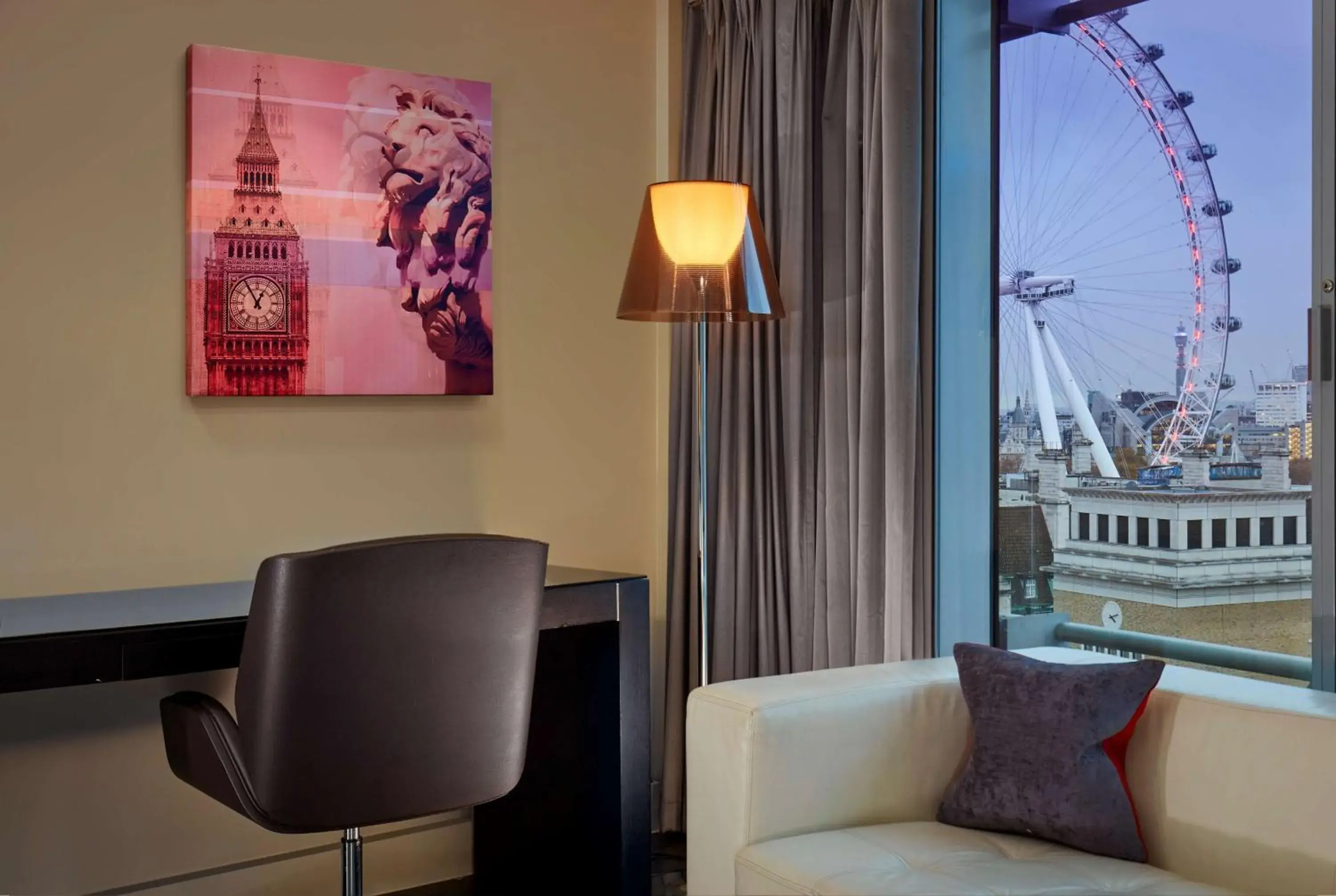 Studio Double Room with London Eye View in Park Plaza London Westminster Bridge Studio Double Room with London Eye View in Park Plaza London Westminster Bridge