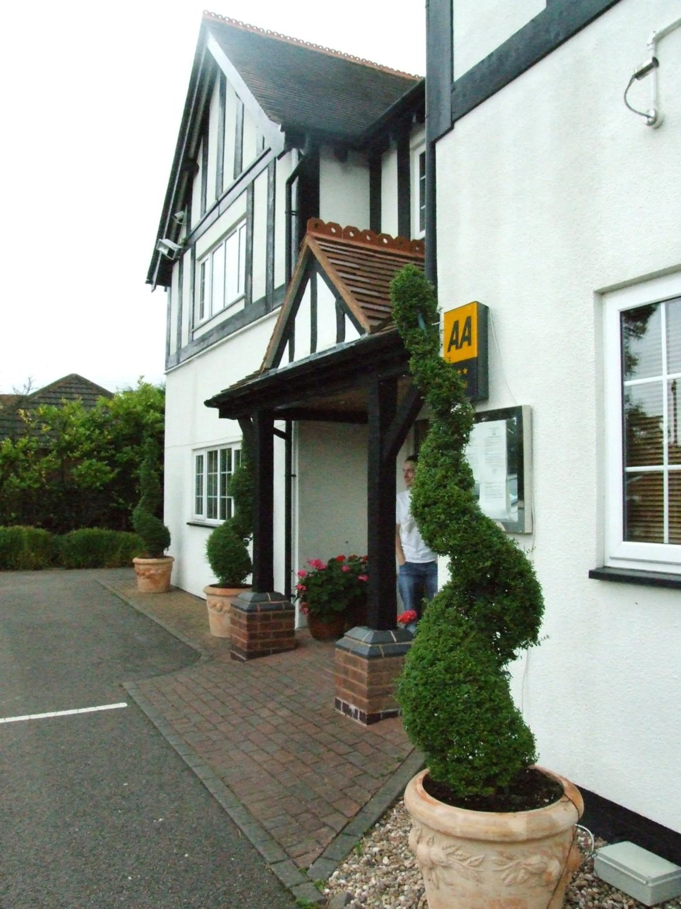 Facade/entrance in Haigs Hotel