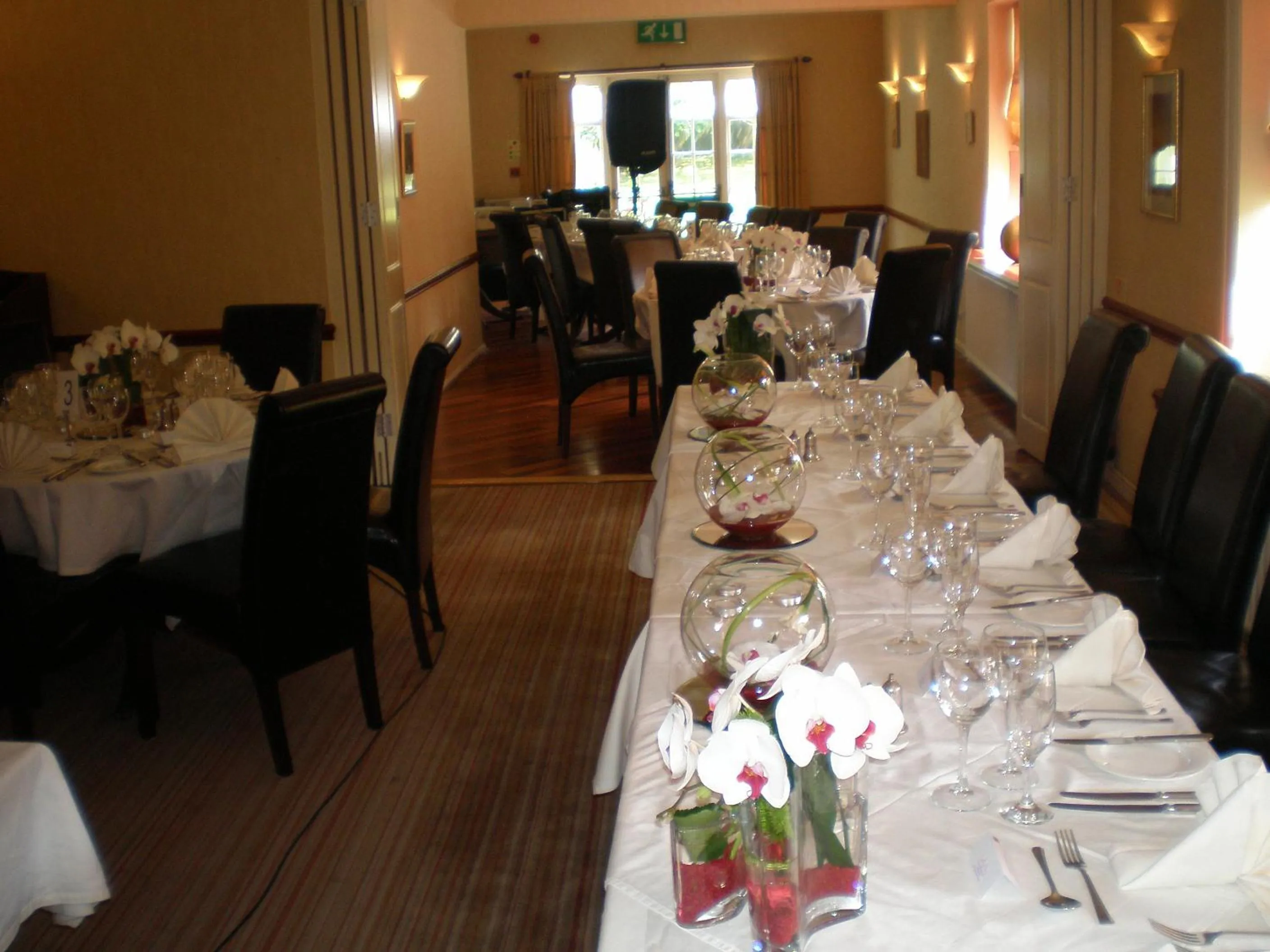 Restaurant/places to eat in Haigs Hotel