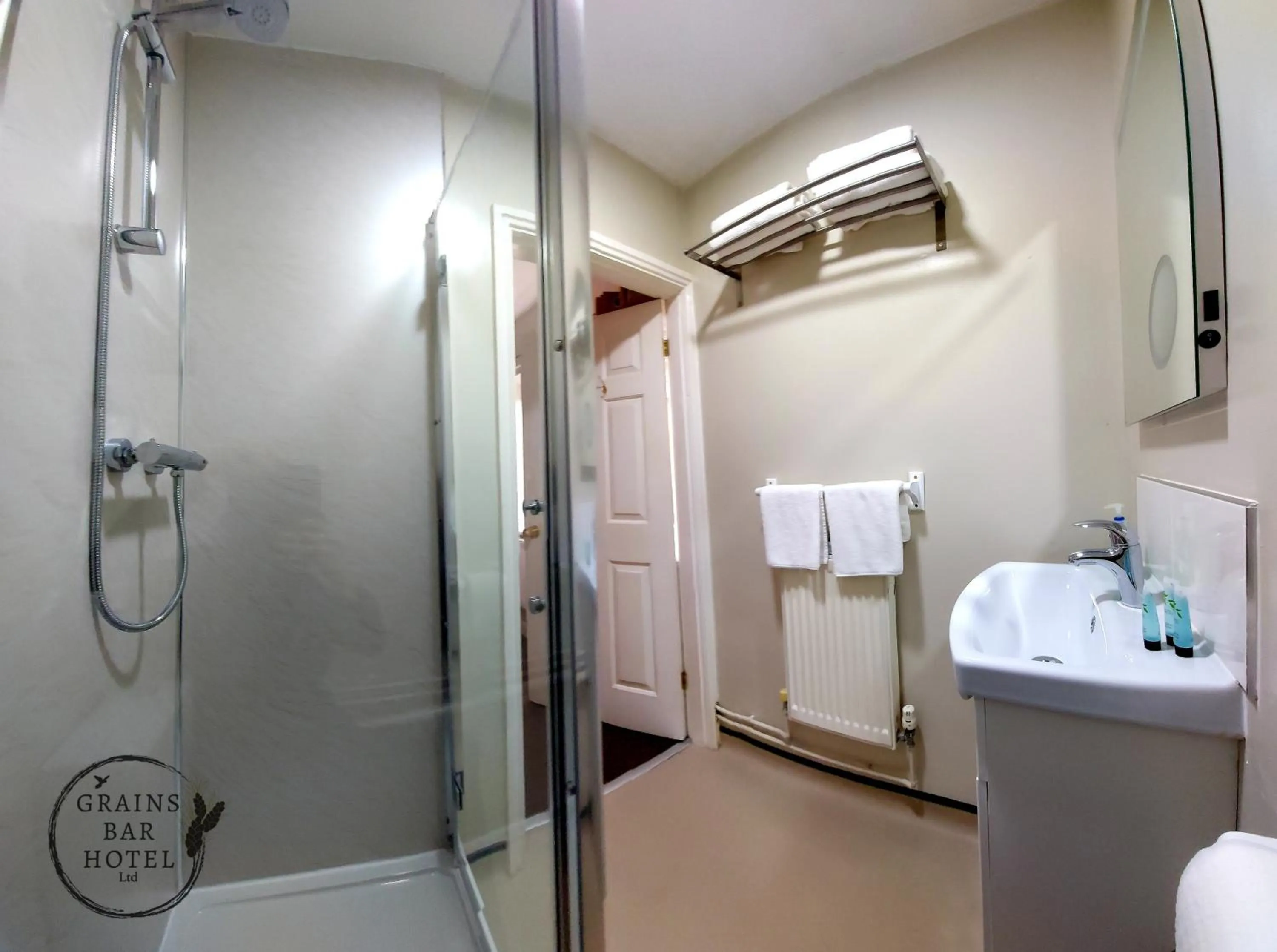 Shower in Grains Bar Hotel