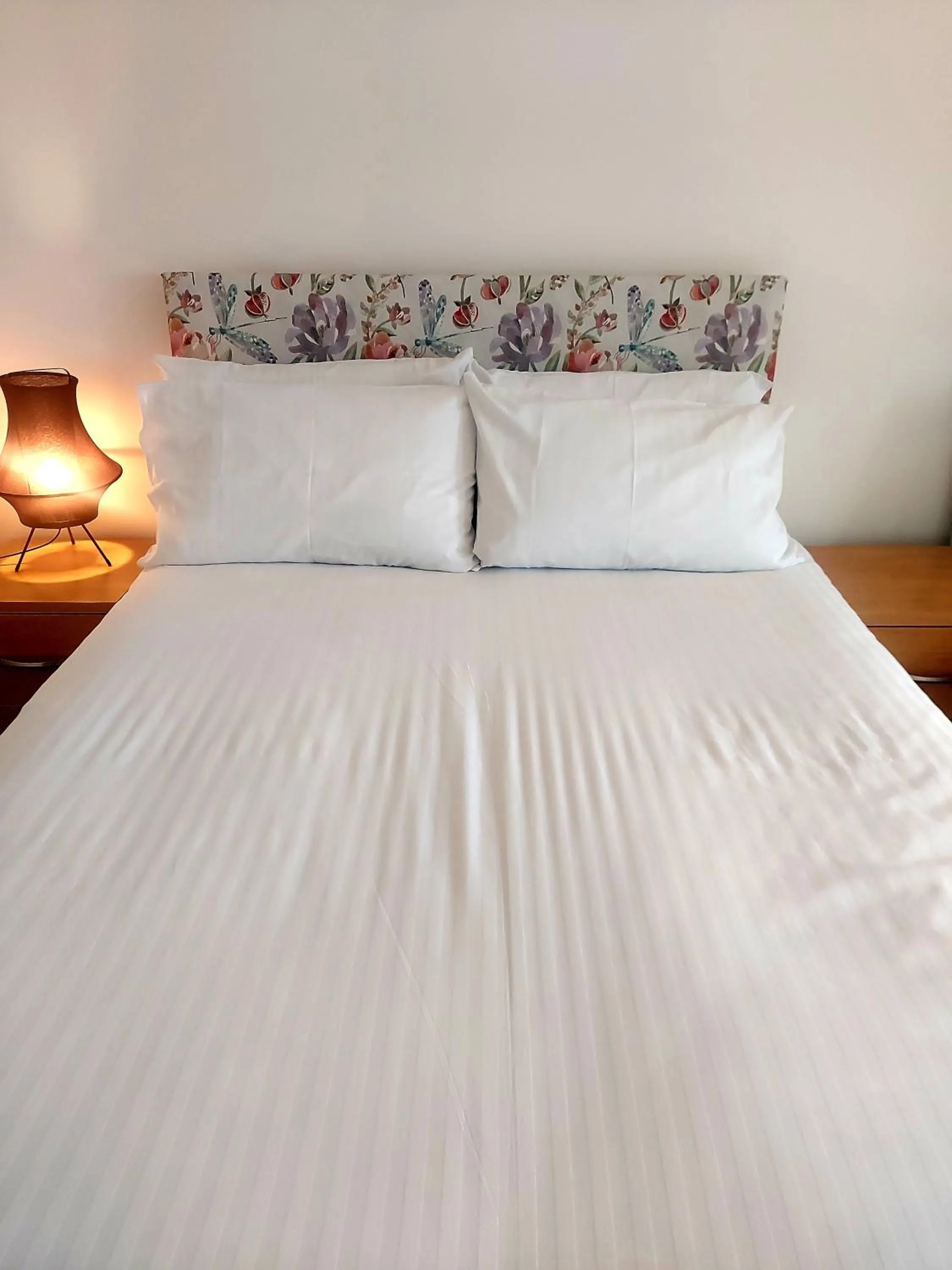 Bedroom, Bed in Grains Bar Hotel