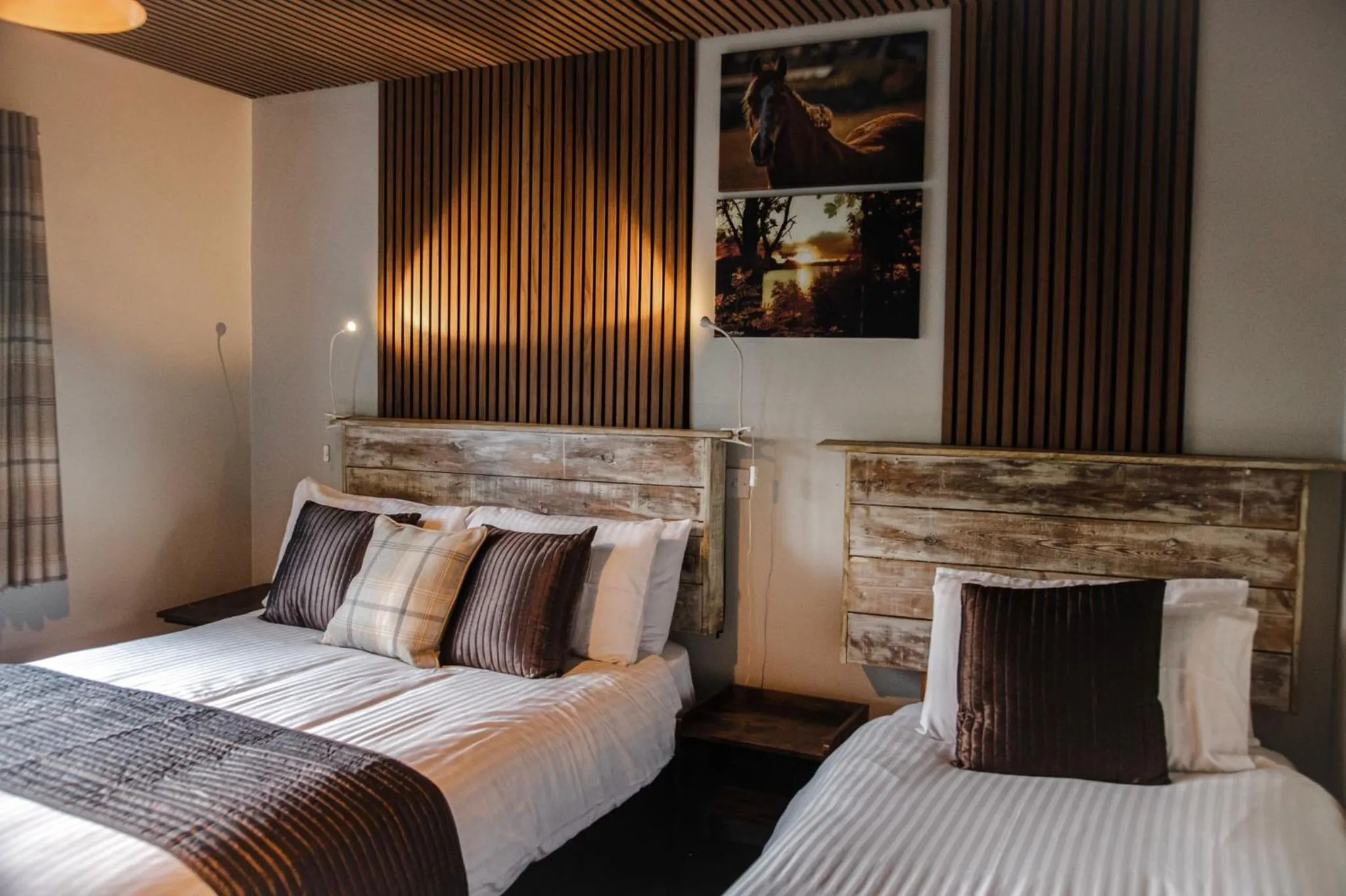 Bed in Grains Bar Hotel