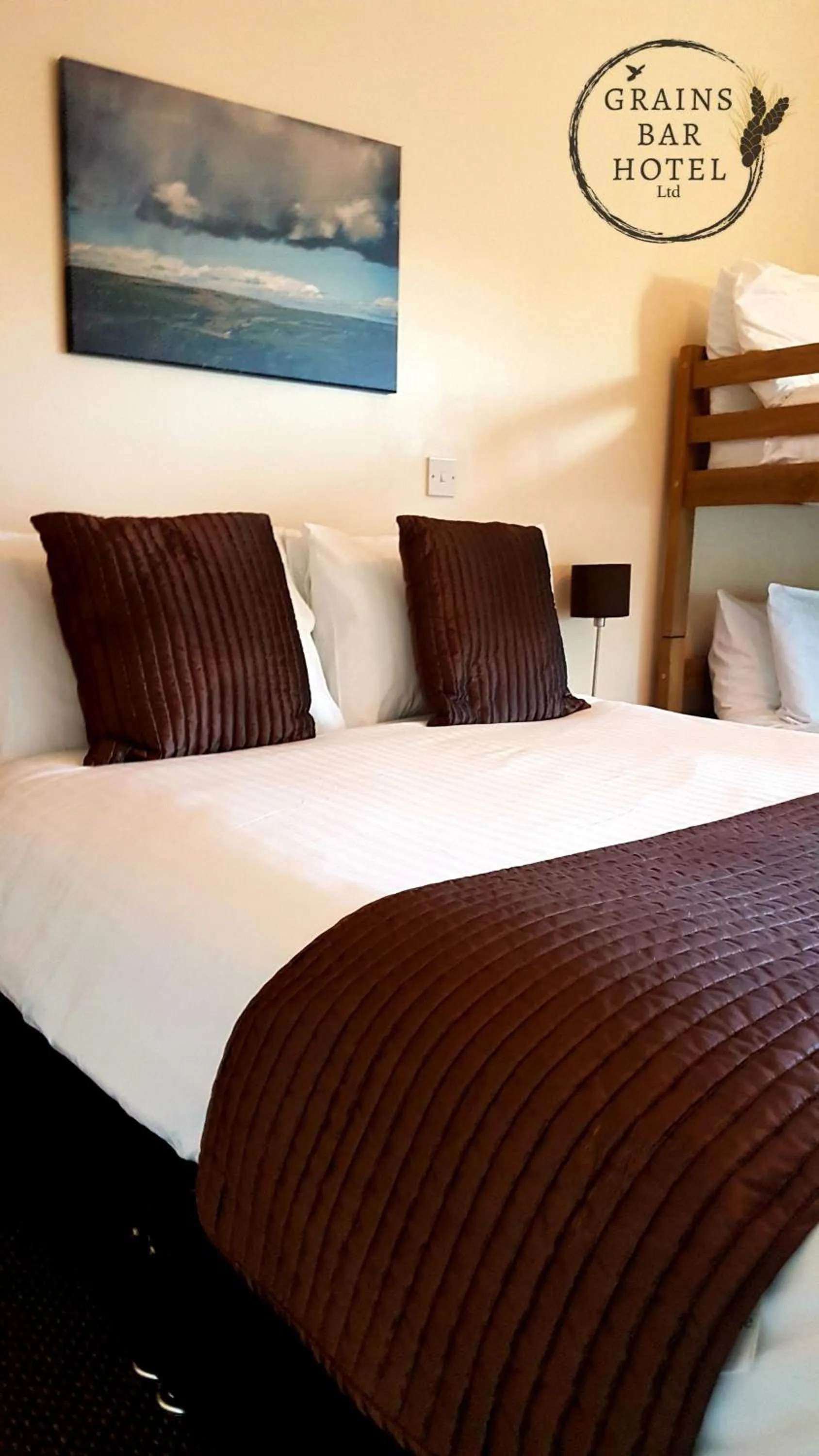 Bedroom, Bed in Grains Bar Hotel