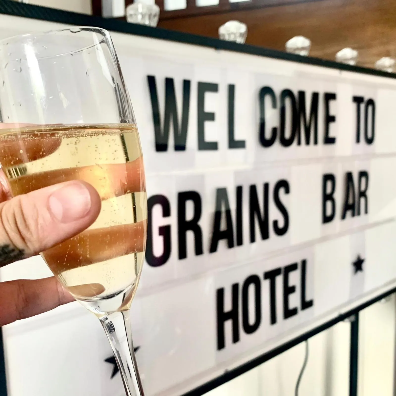 Restaurant/places to eat in Grains Bar Hotel