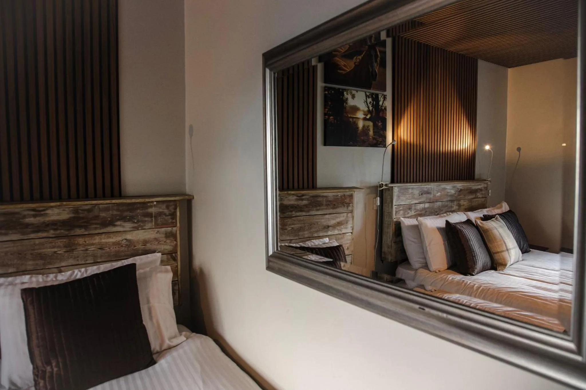 Bed in Grains Bar Hotel