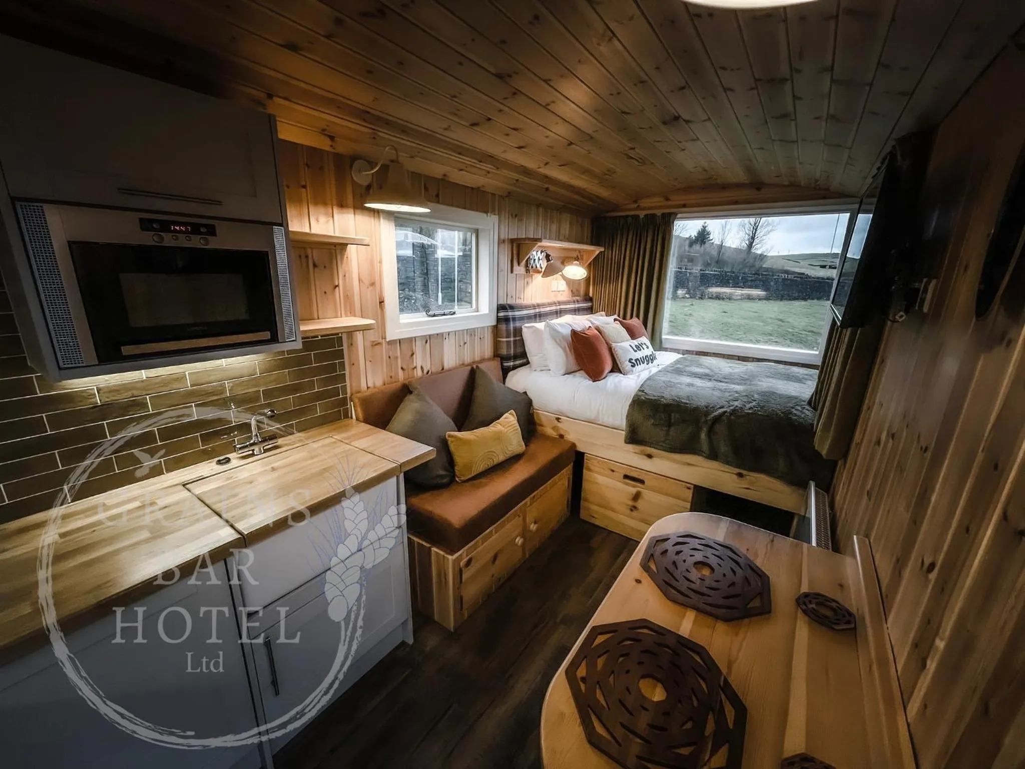 Bed in Grains Bar Hotel