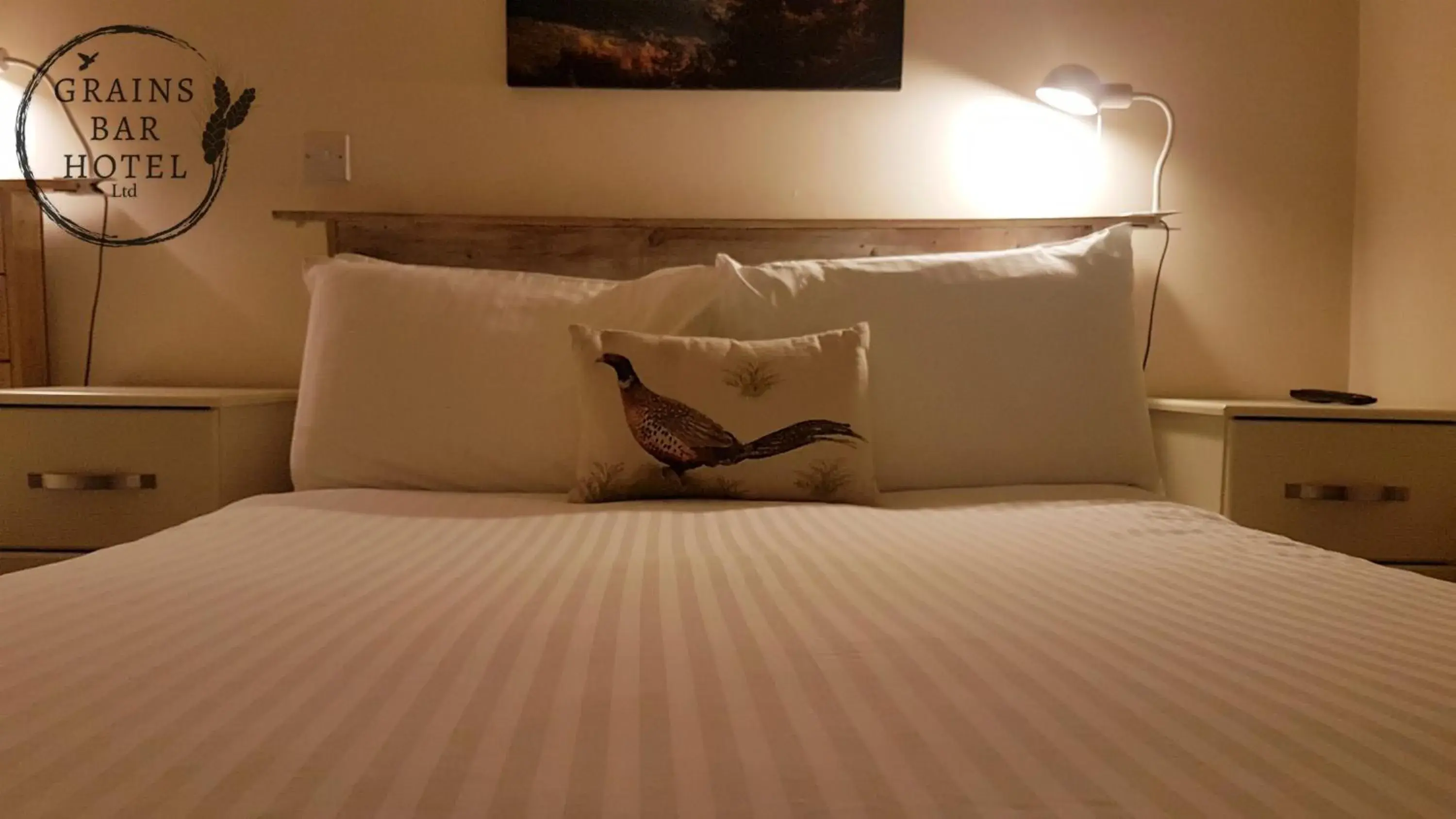 Double Room En-Suite in Grains Bar Hotel Double Room En-Suite in Grains Bar Hotel