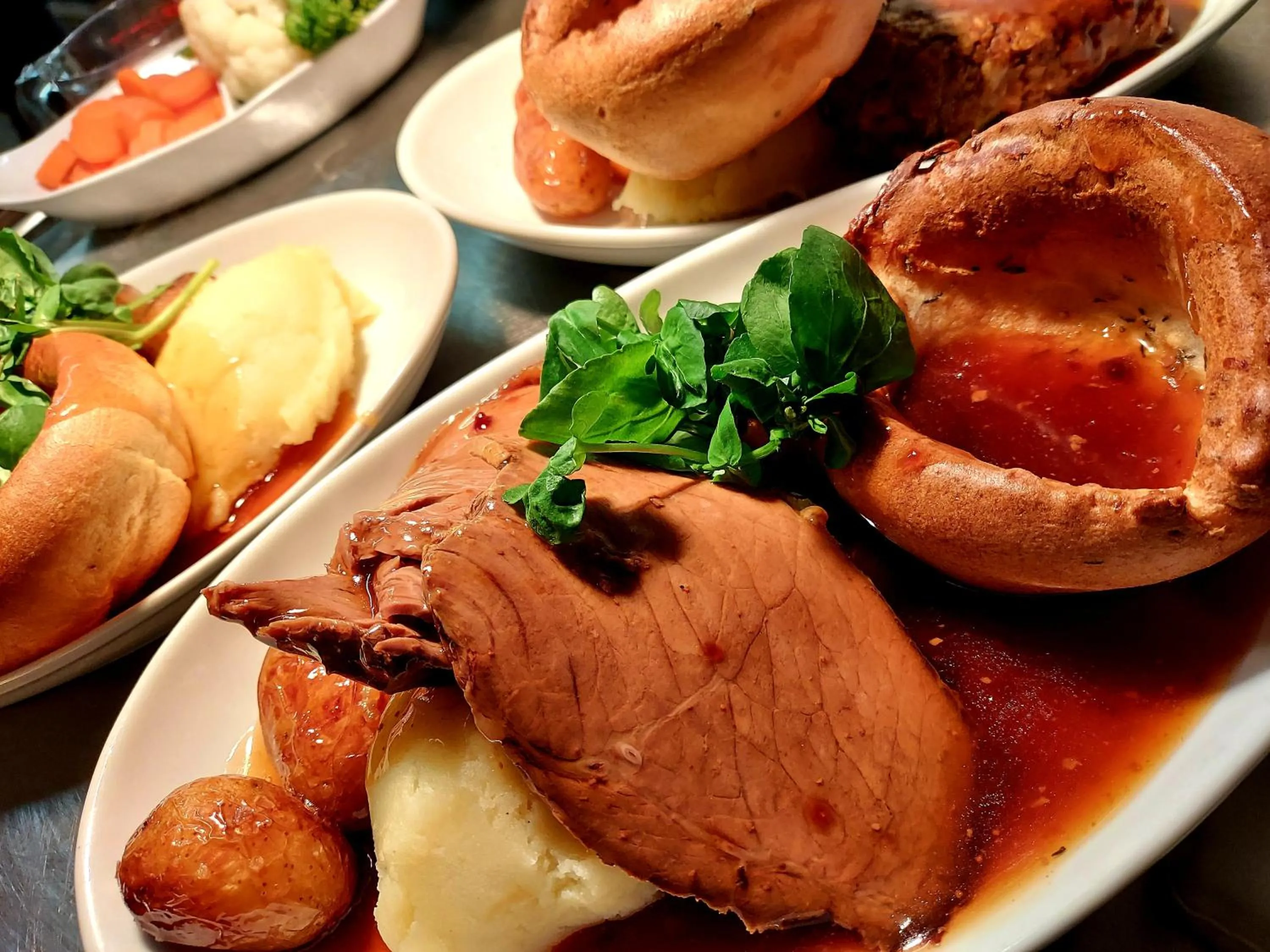 Restaurant/places to eat in Grains Bar Hotel