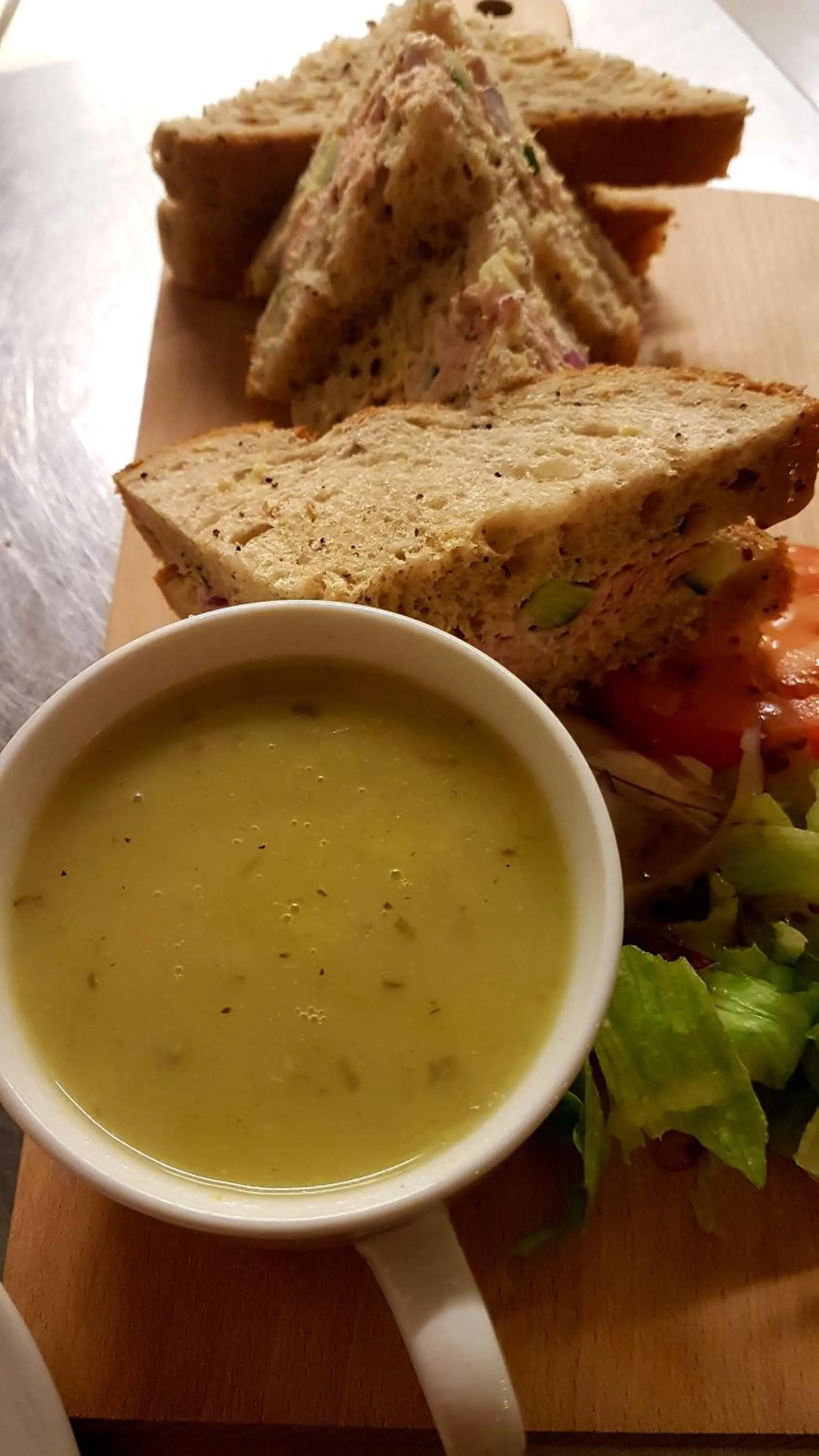 Restaurant/places to eat in Grains Bar Hotel