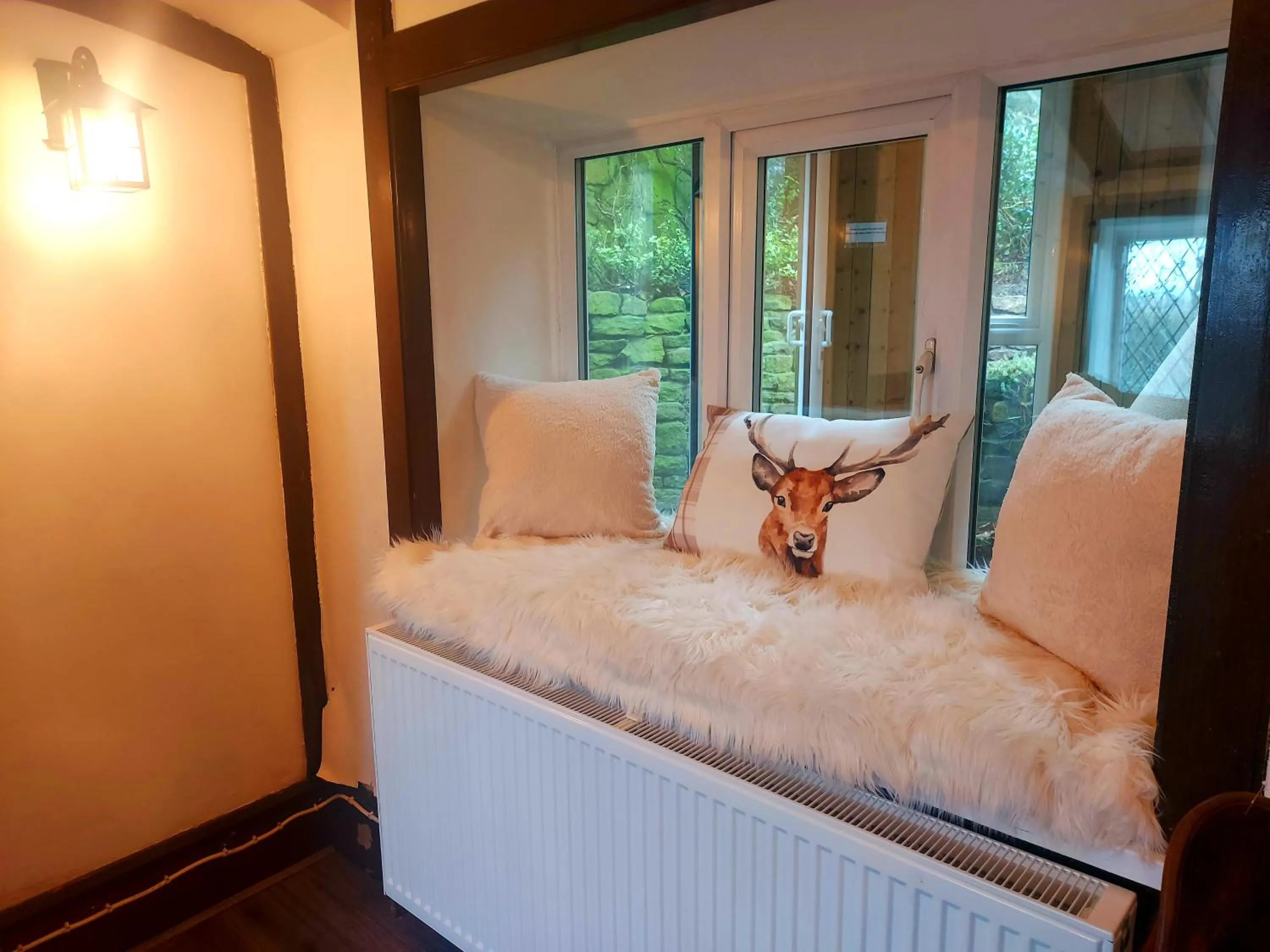 Seating area, Bed in Grains Bar Hotel