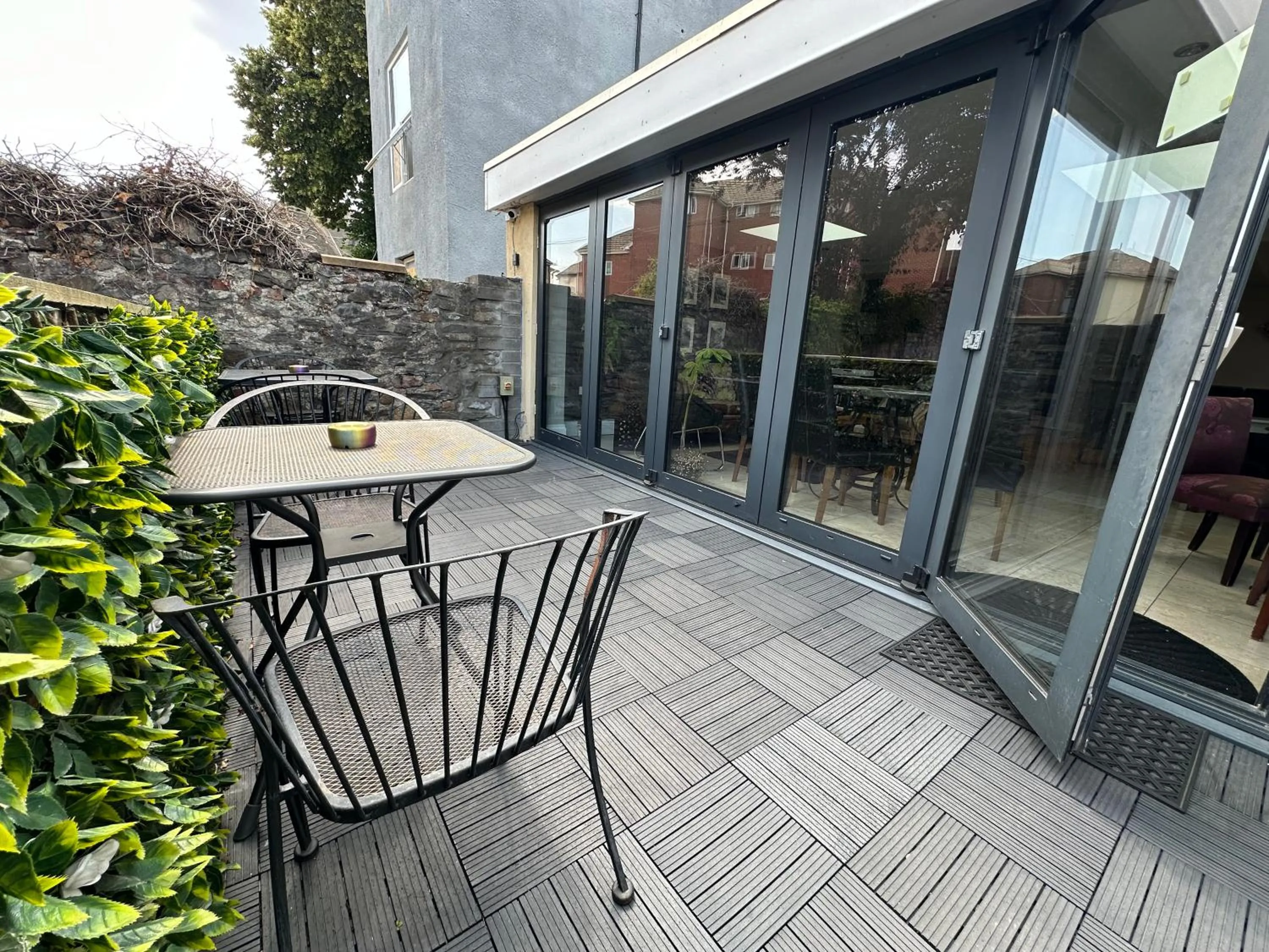 Balcony/Terrace in Number One Hundred Bed And Breakfast