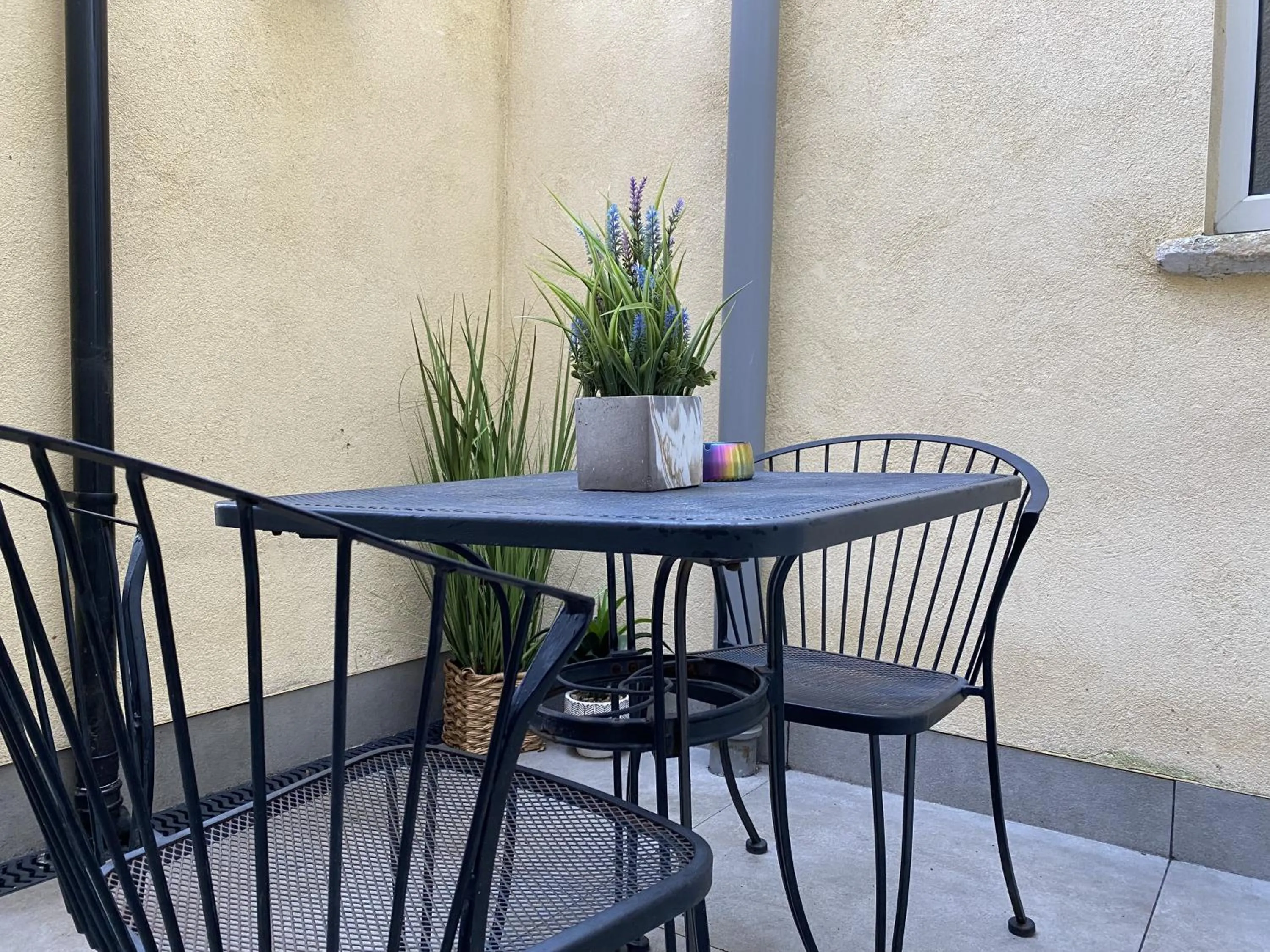 Balcony/Terrace in Number One Hundred Bed And Breakfast