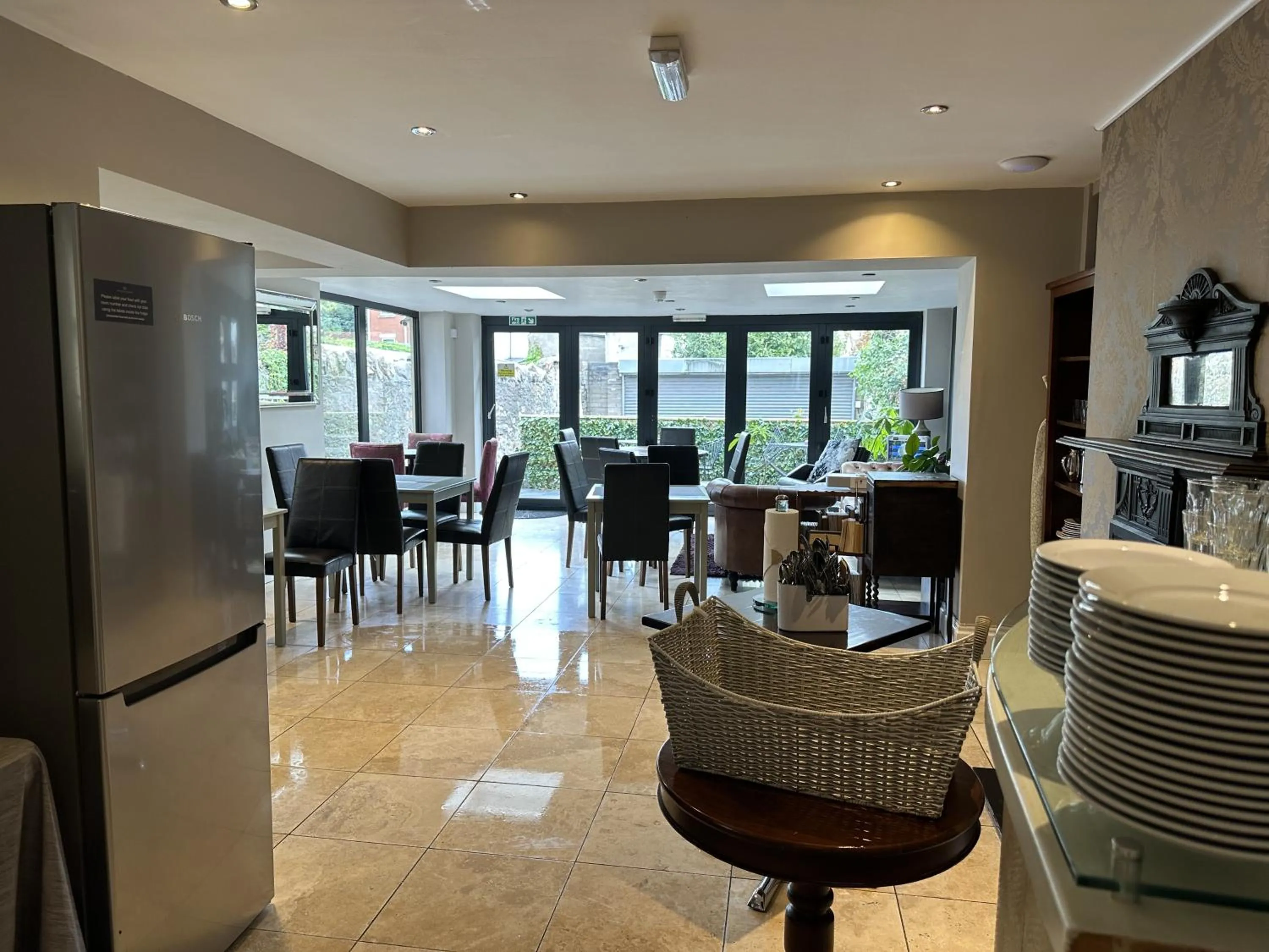 Dining area in Number One Hundred Bed And Breakfast