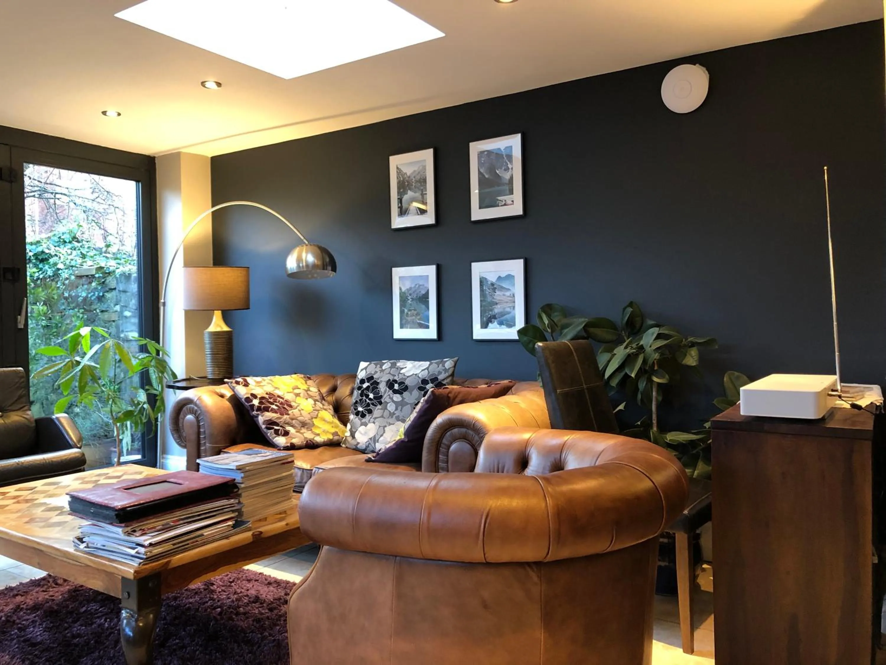 Living room in Number One Hundred Bed And Breakfast