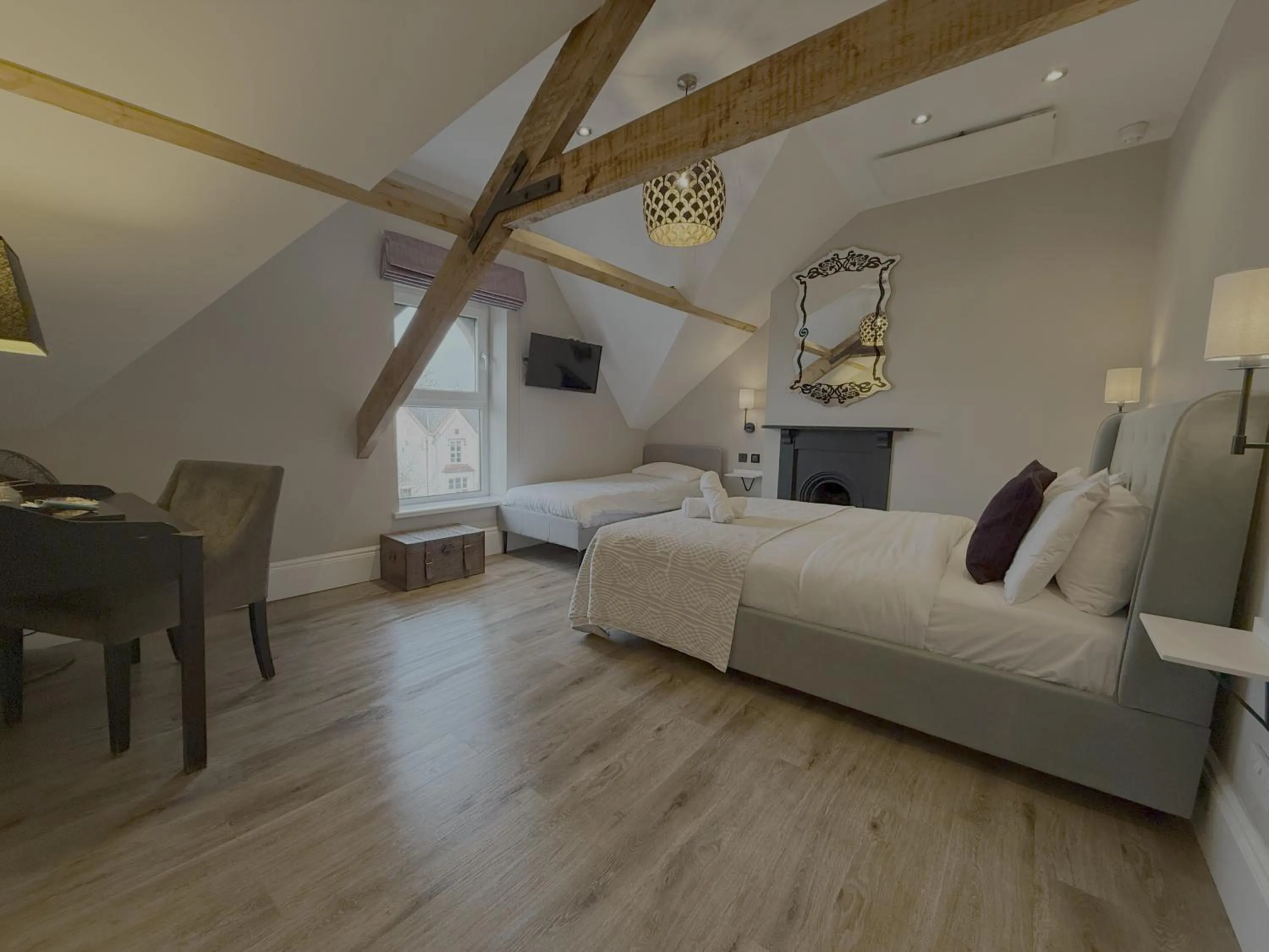 Bedroom, Bed in Number One Hundred Bed And Breakfast