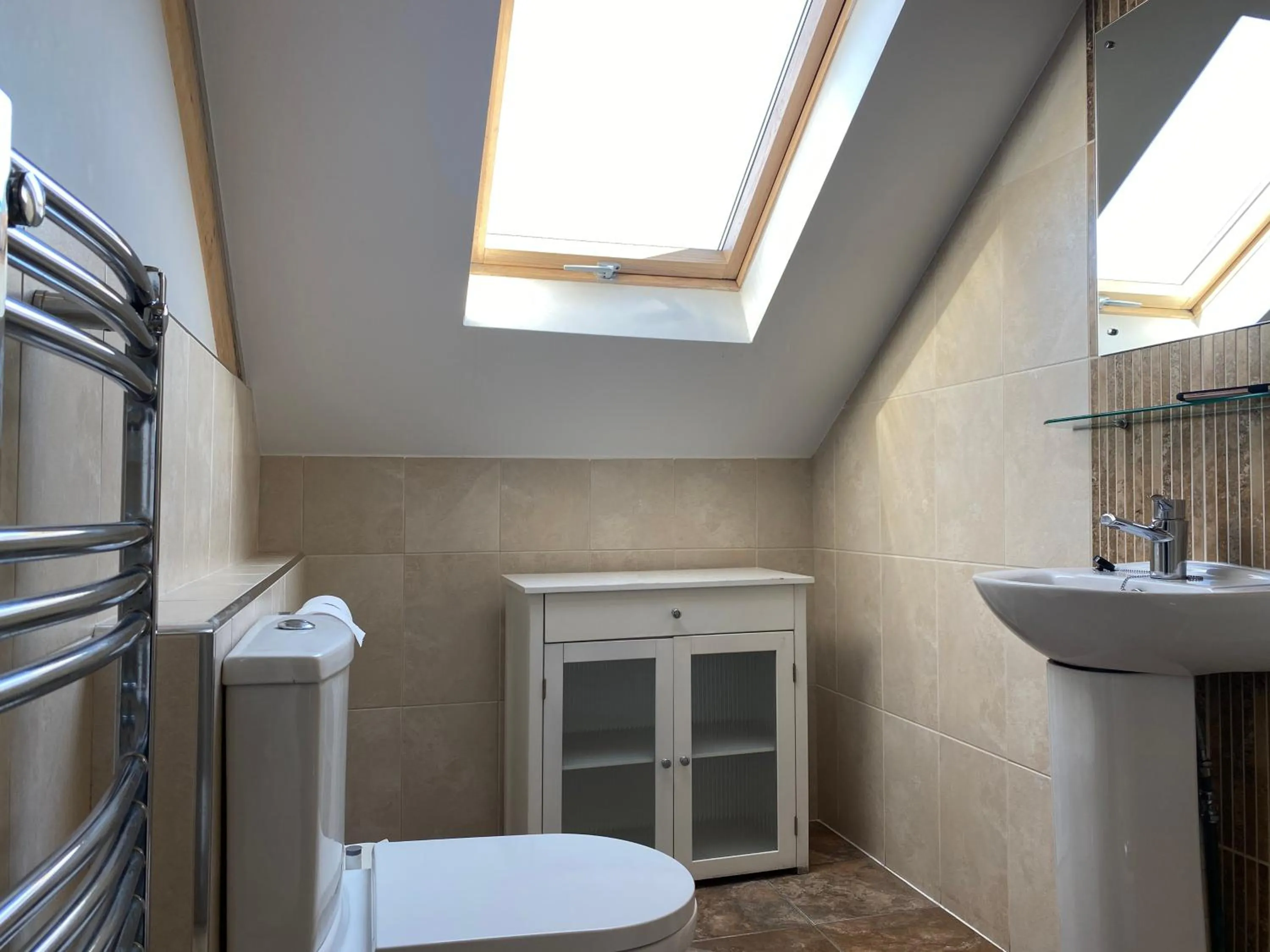 Bathroom in Number One Hundred Bed And Breakfast