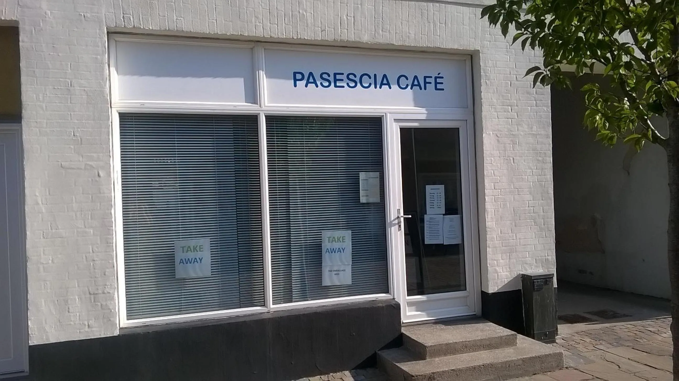 Property building in Pasescia Bed and Breakfast.