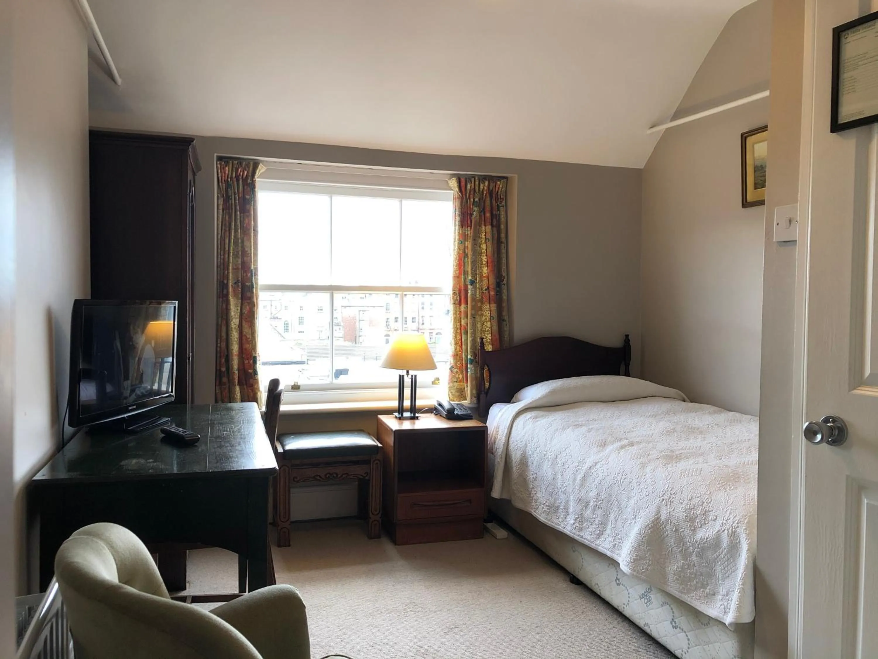 Bed in Harveys Guest House