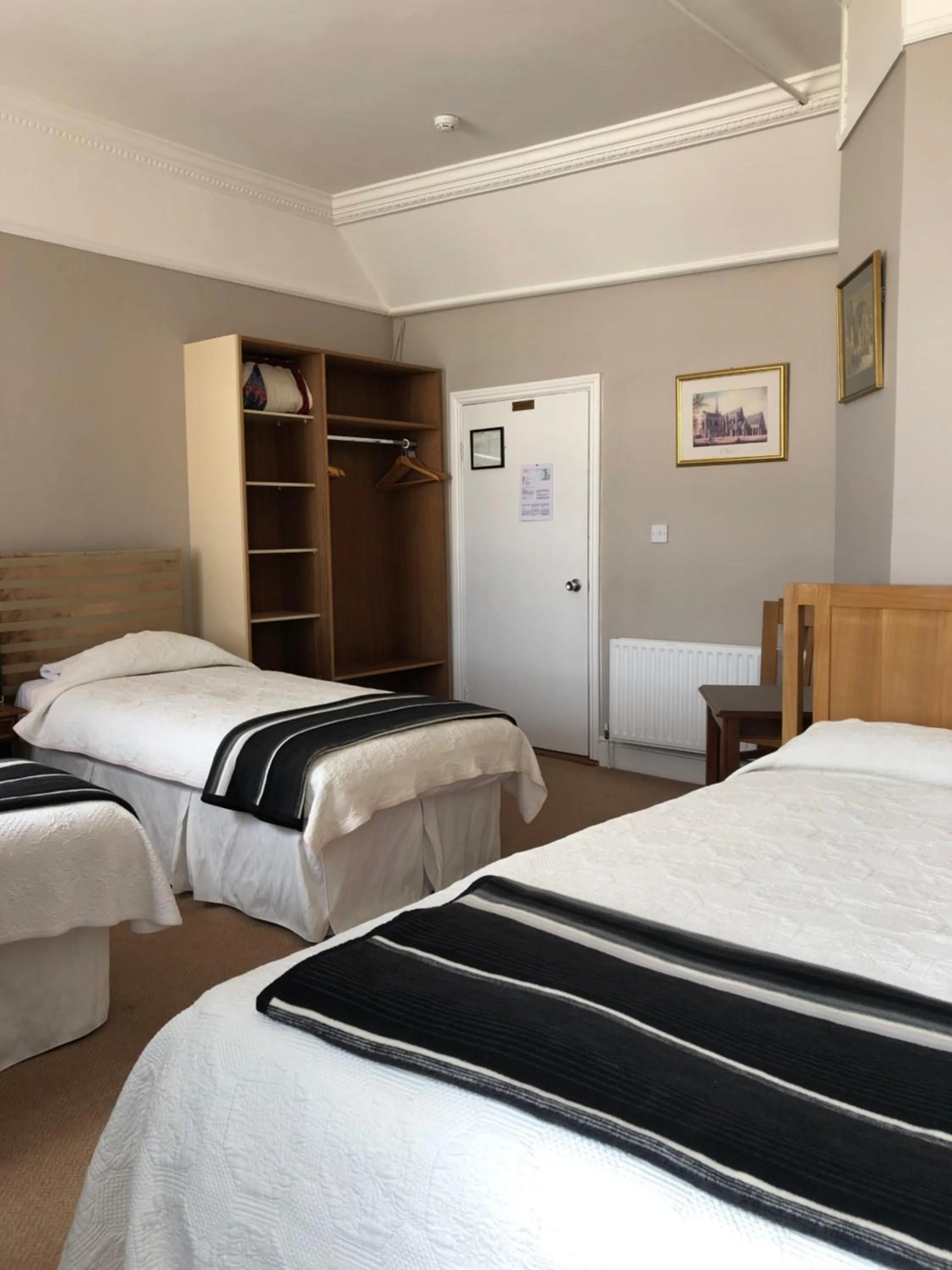 Triple Room in Harveys Guest House