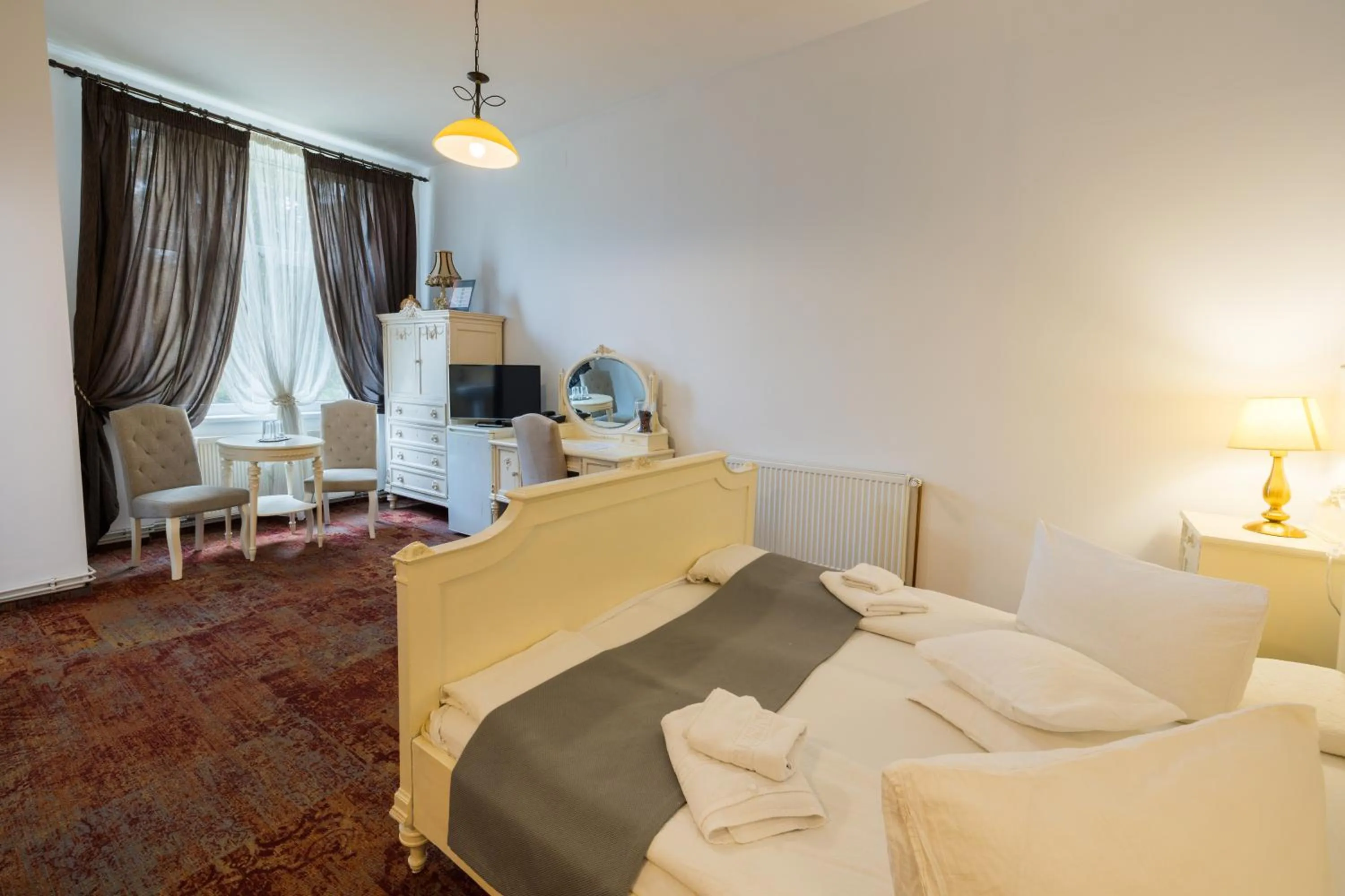 Bed in Residence Ambient