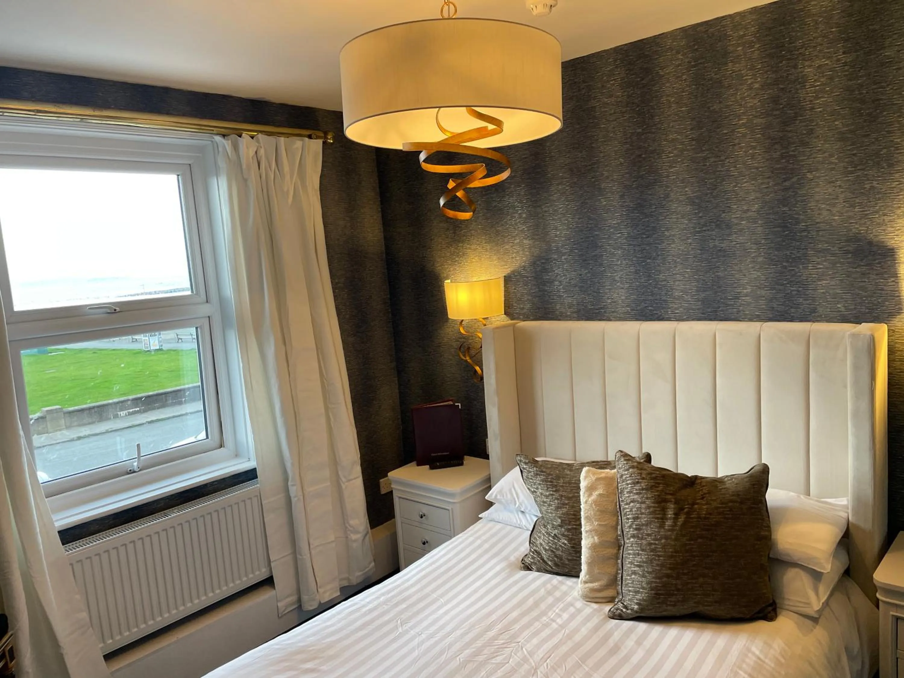 Bed in The Lilly Restaurant With Rooms