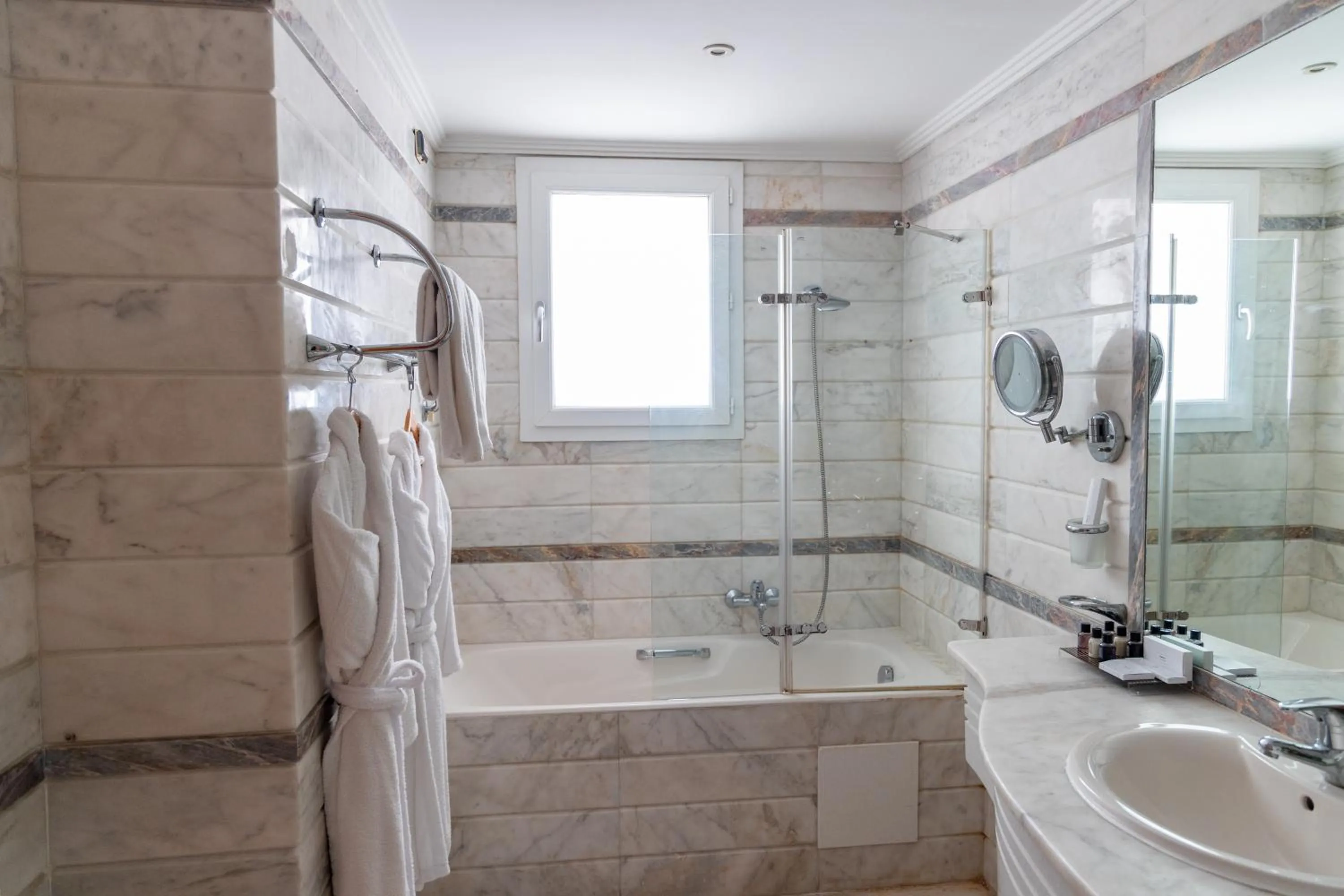 Shower in Tunis Grand Hotel