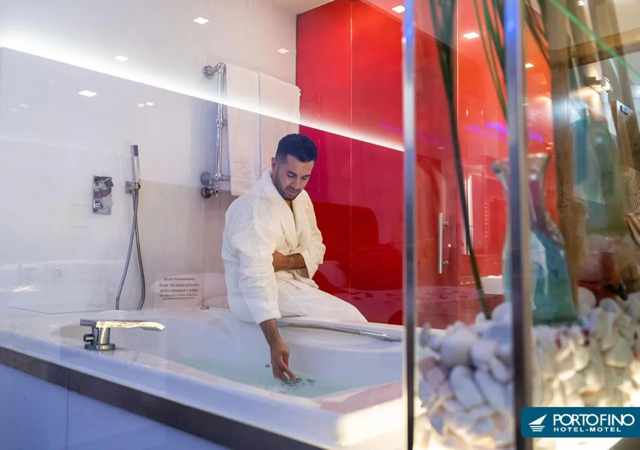 Hot Tub in Motel Portofino