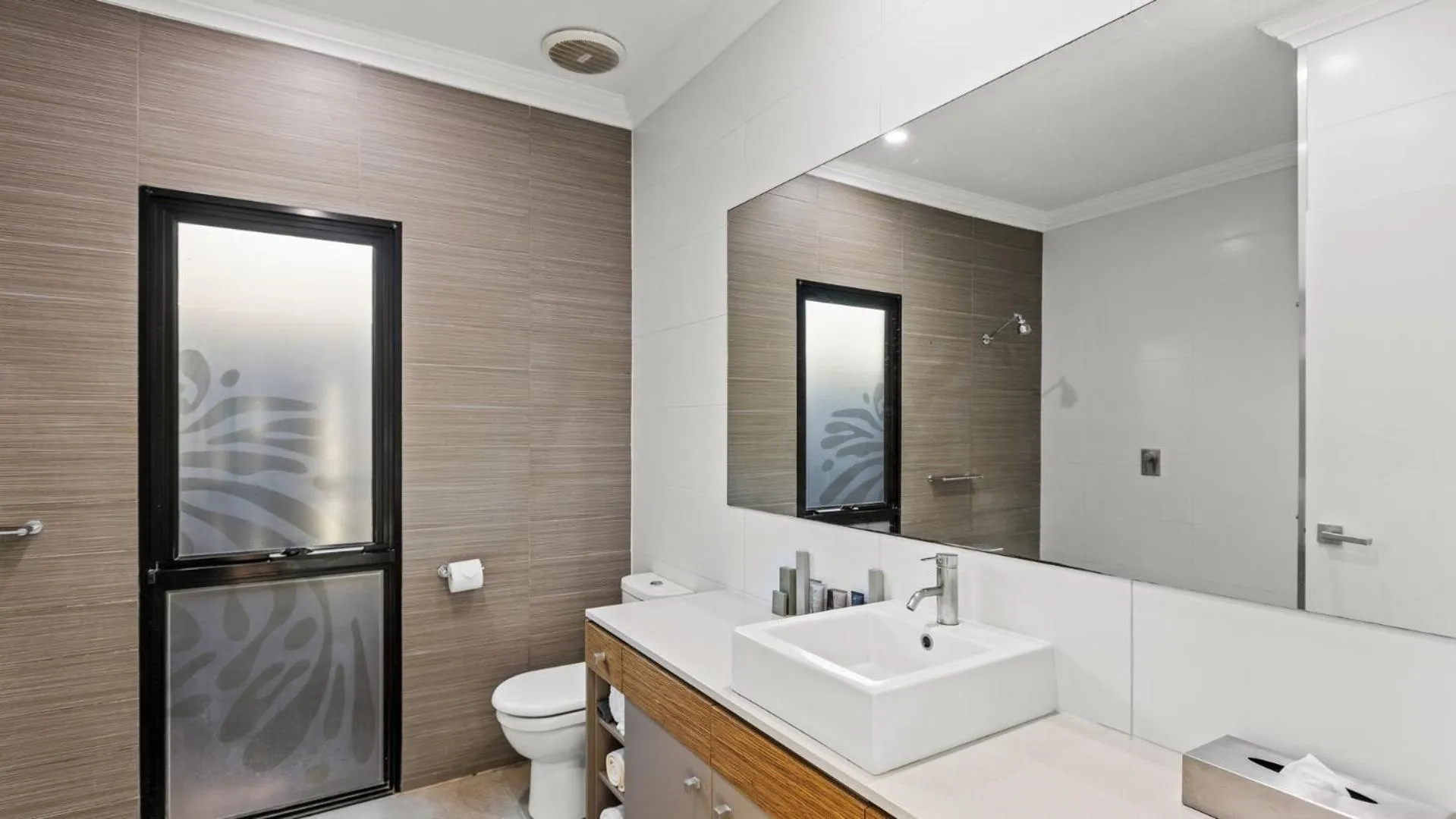 Bathroom in The Pearle of Cable Beach