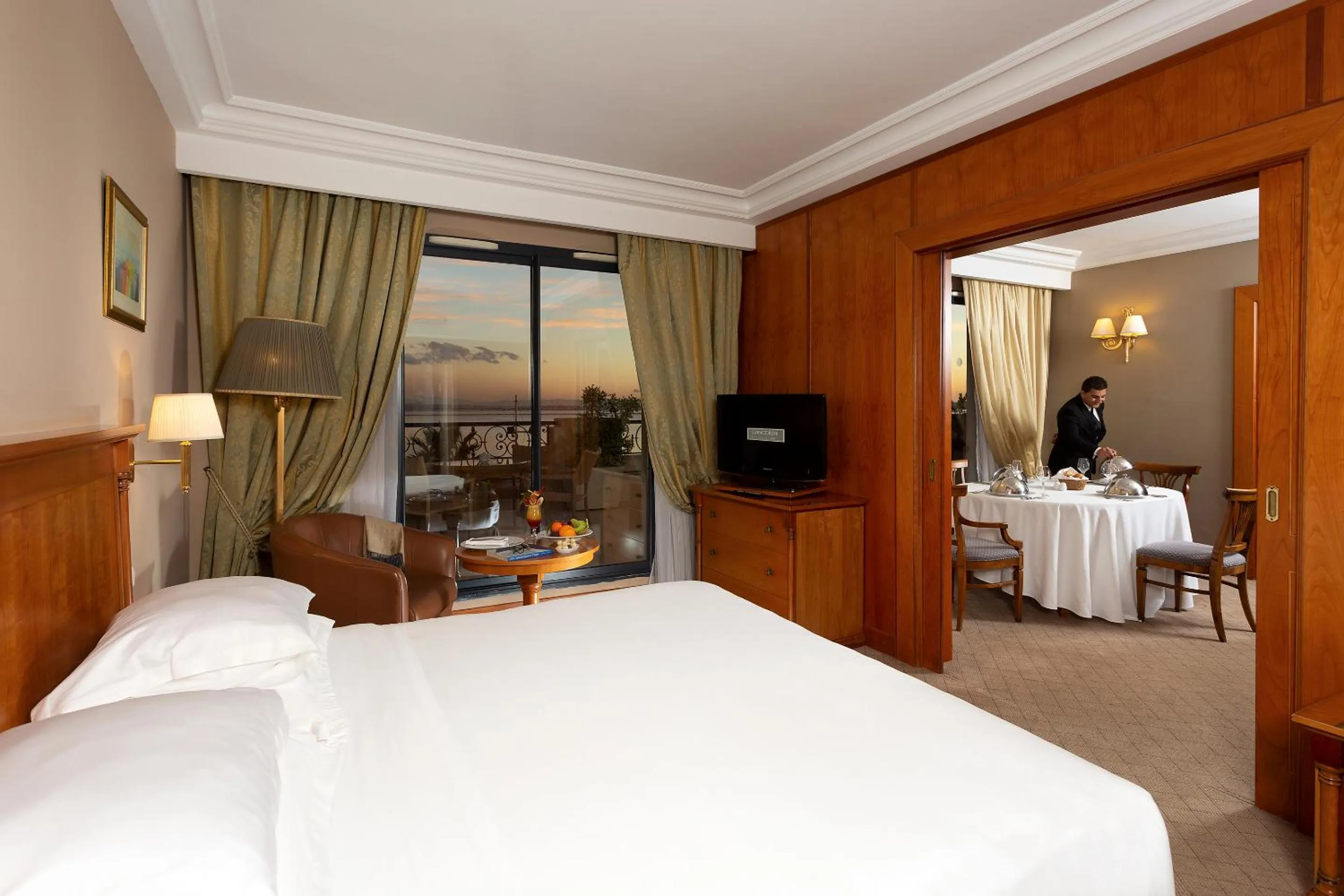 Photo of the whole room, Bed in Concorde Les Berges du Lac