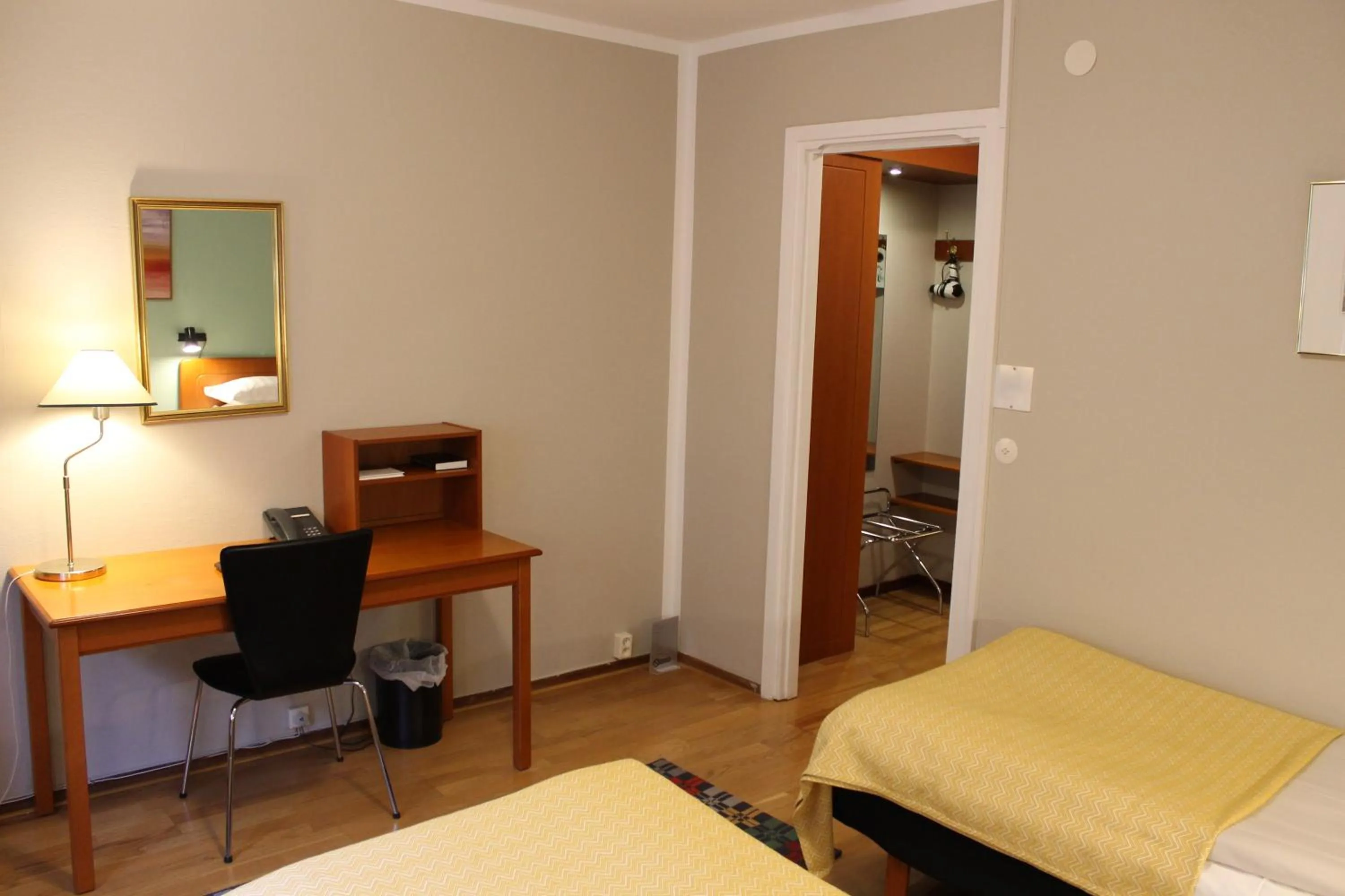 Photo of the whole room, Bed in Teaterhotellet