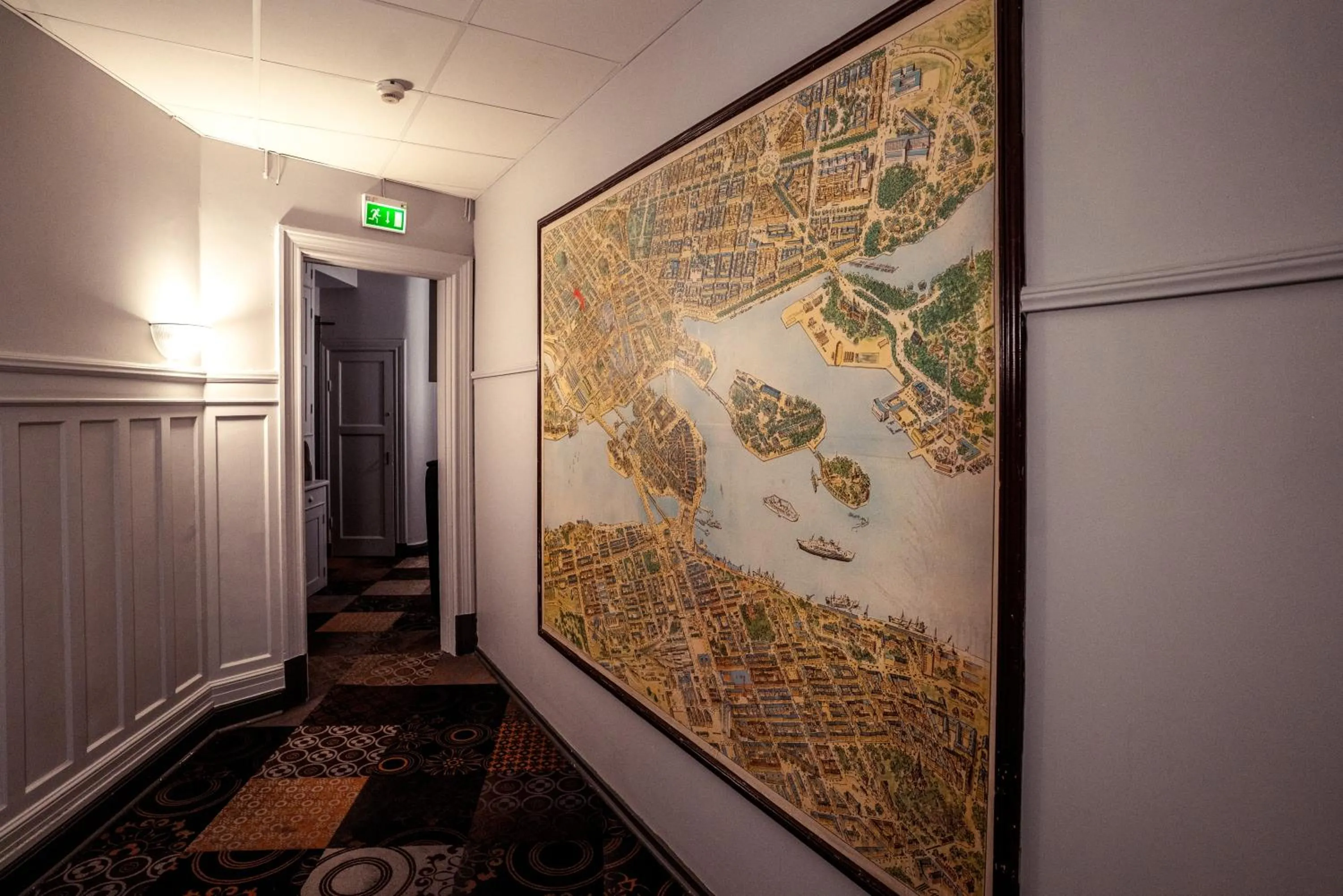 Decorative detail in Queen's Hotel by First Hotels