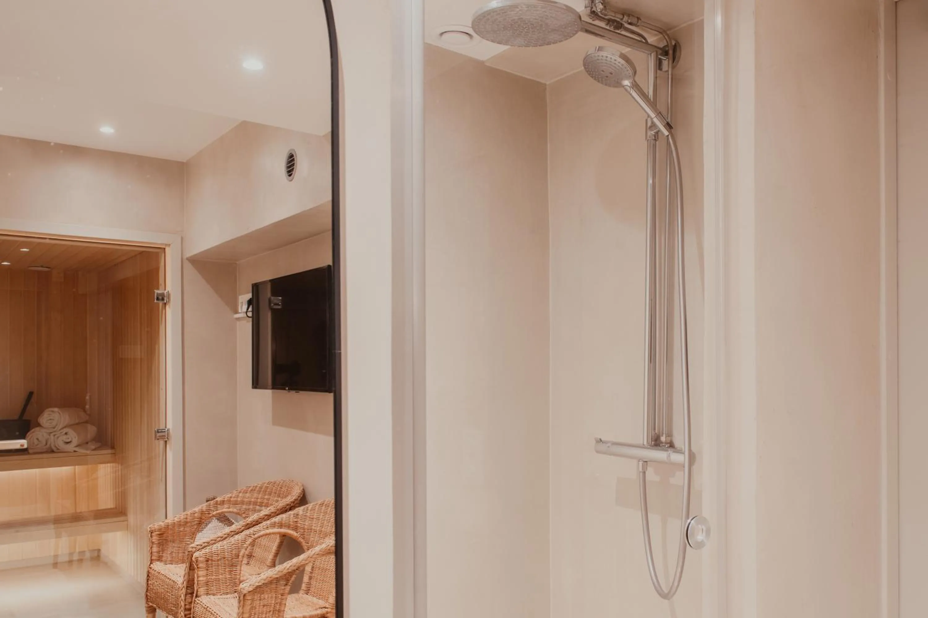 Sauna in Home Hotel Wellington